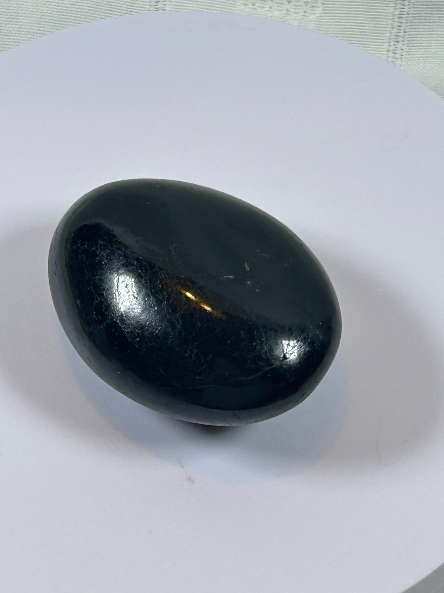 (#100) - BLACK TOURMALINE PALM STONE POLISHED - NEW