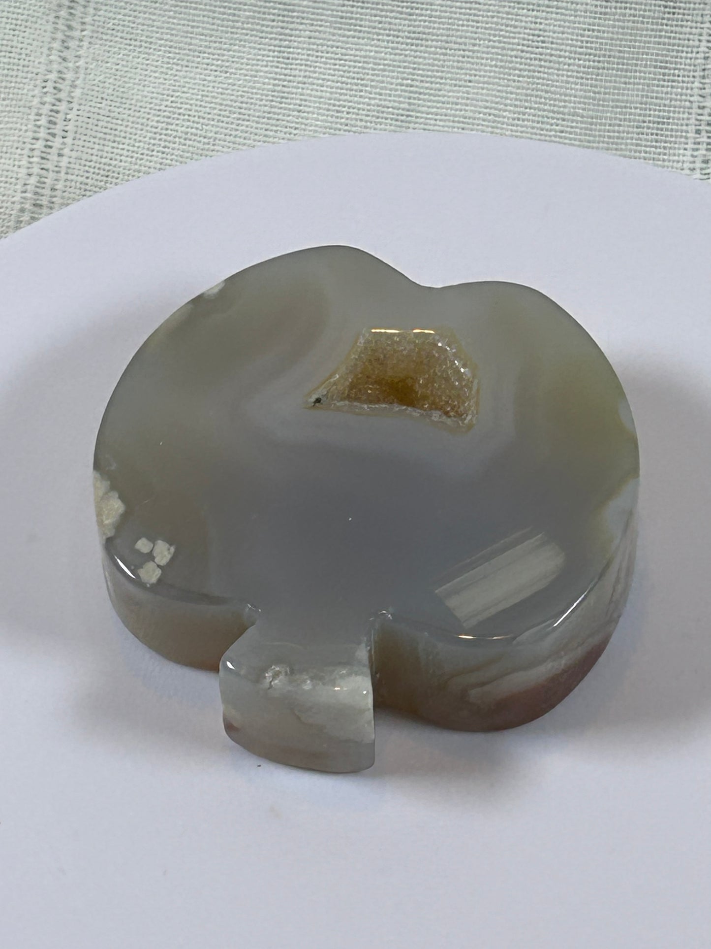 (#16) - AGATE APPLE CARVING - NEW
