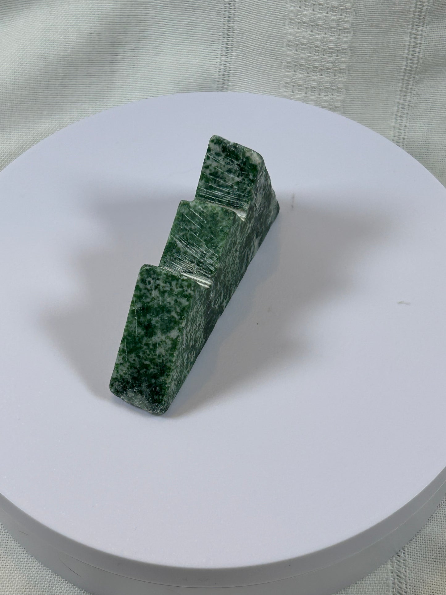 (#53) - TREE AGATE MOUNTAIN HILLS CARVING - NEW