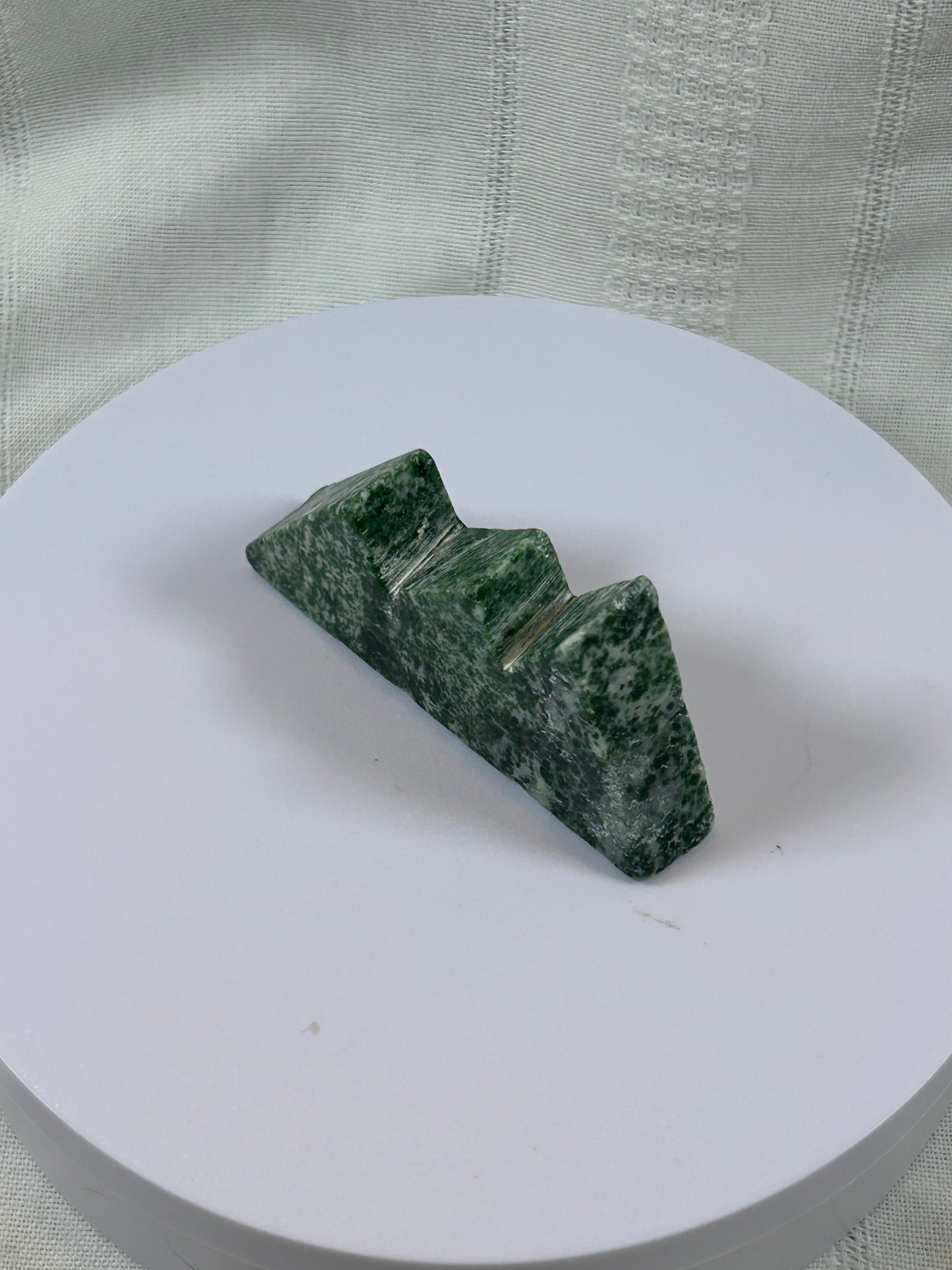 (#53) - TREE AGATE MOUNTAIN HILLS CARVING - NEW