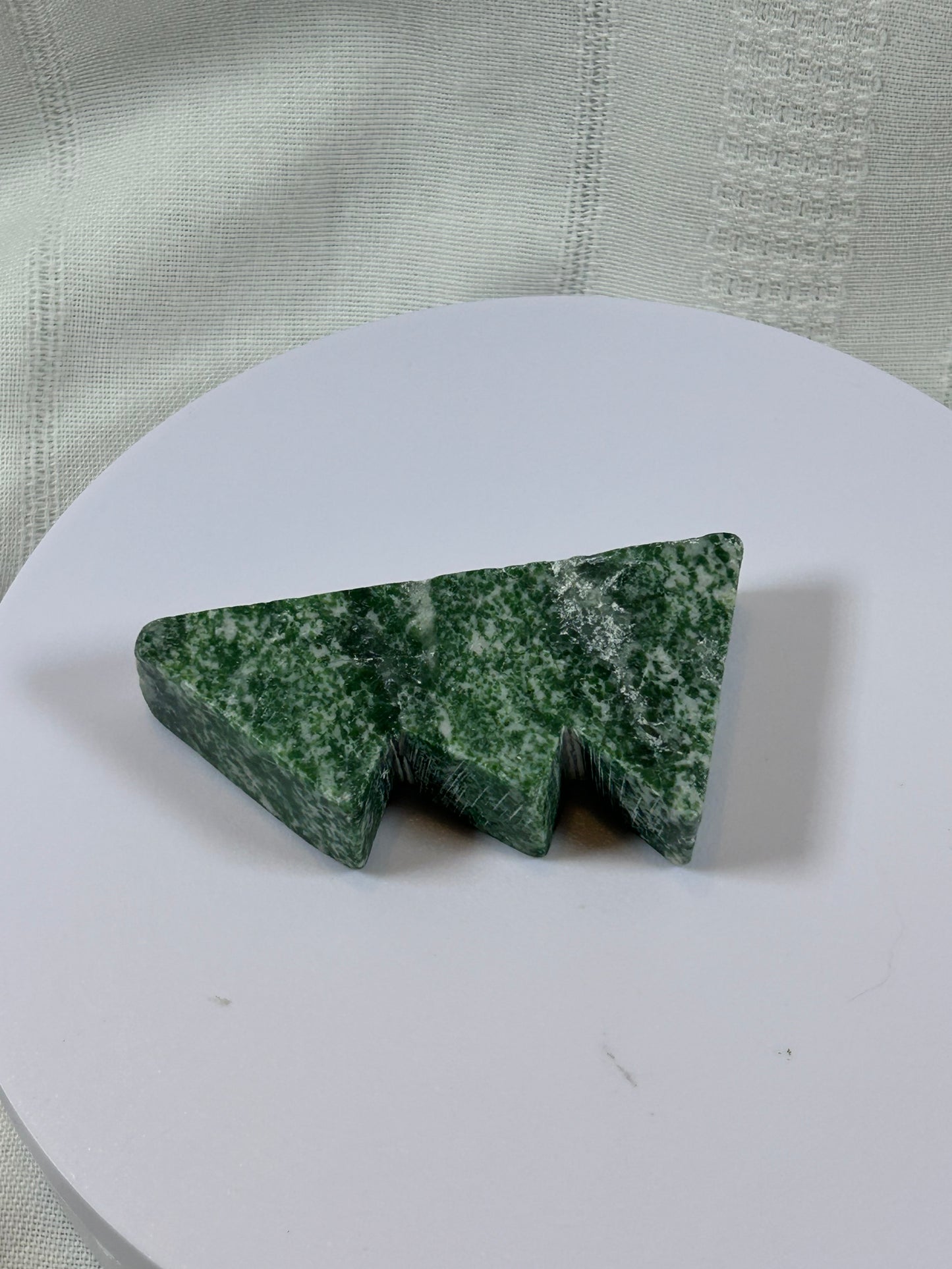 (#53) - TREE AGATE MOUNTAIN HILLS CARVING - NEW