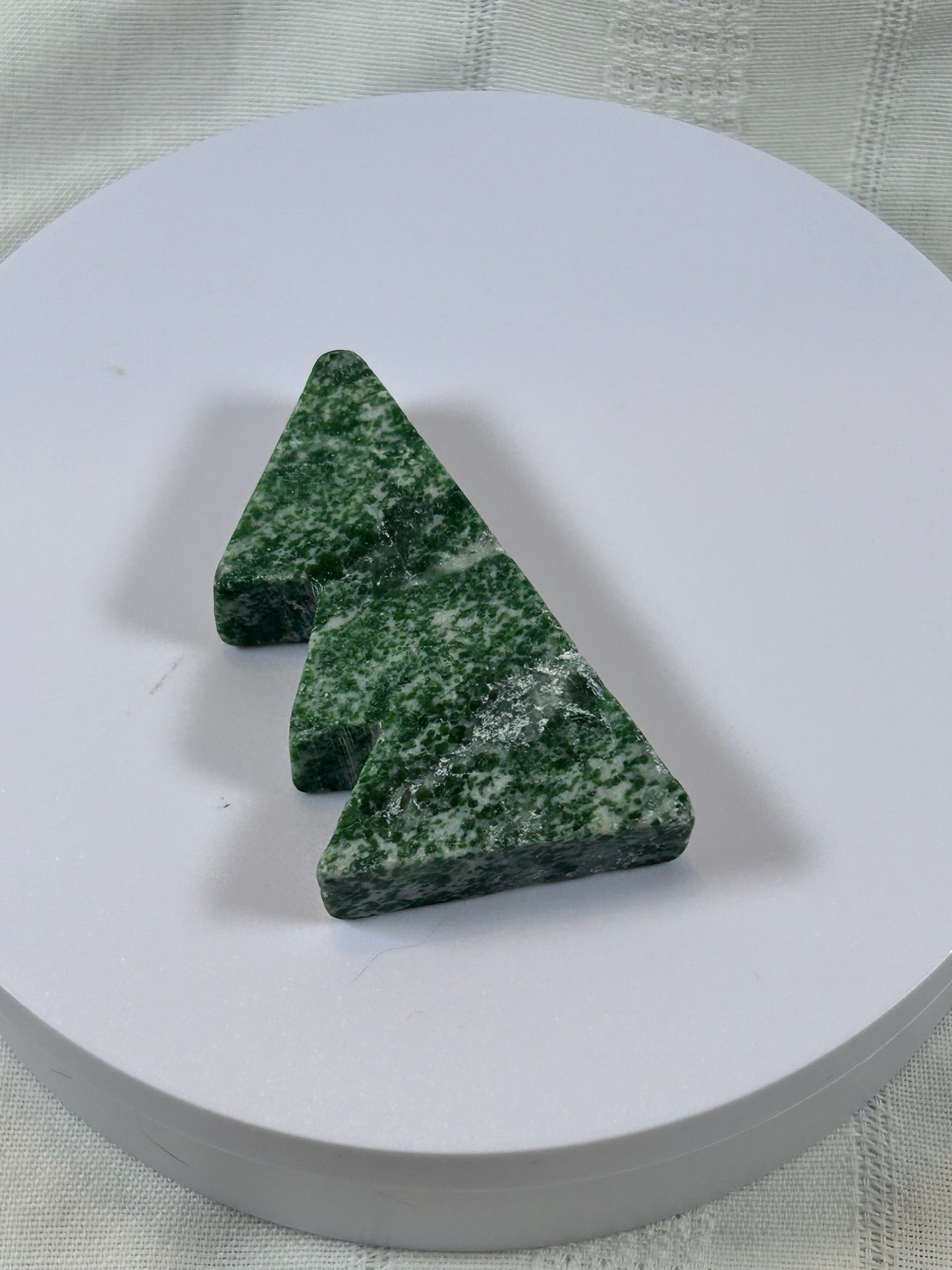 (#53) - TREE AGATE MOUNTAIN HILLS CARVING - NEW