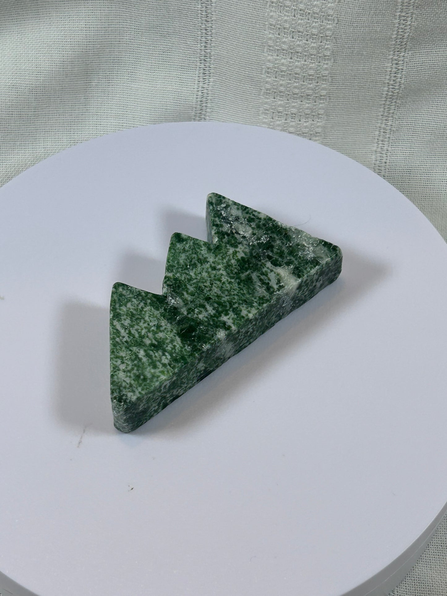 (#53) - TREE AGATE MOUNTAIN HILLS CARVING - NEW