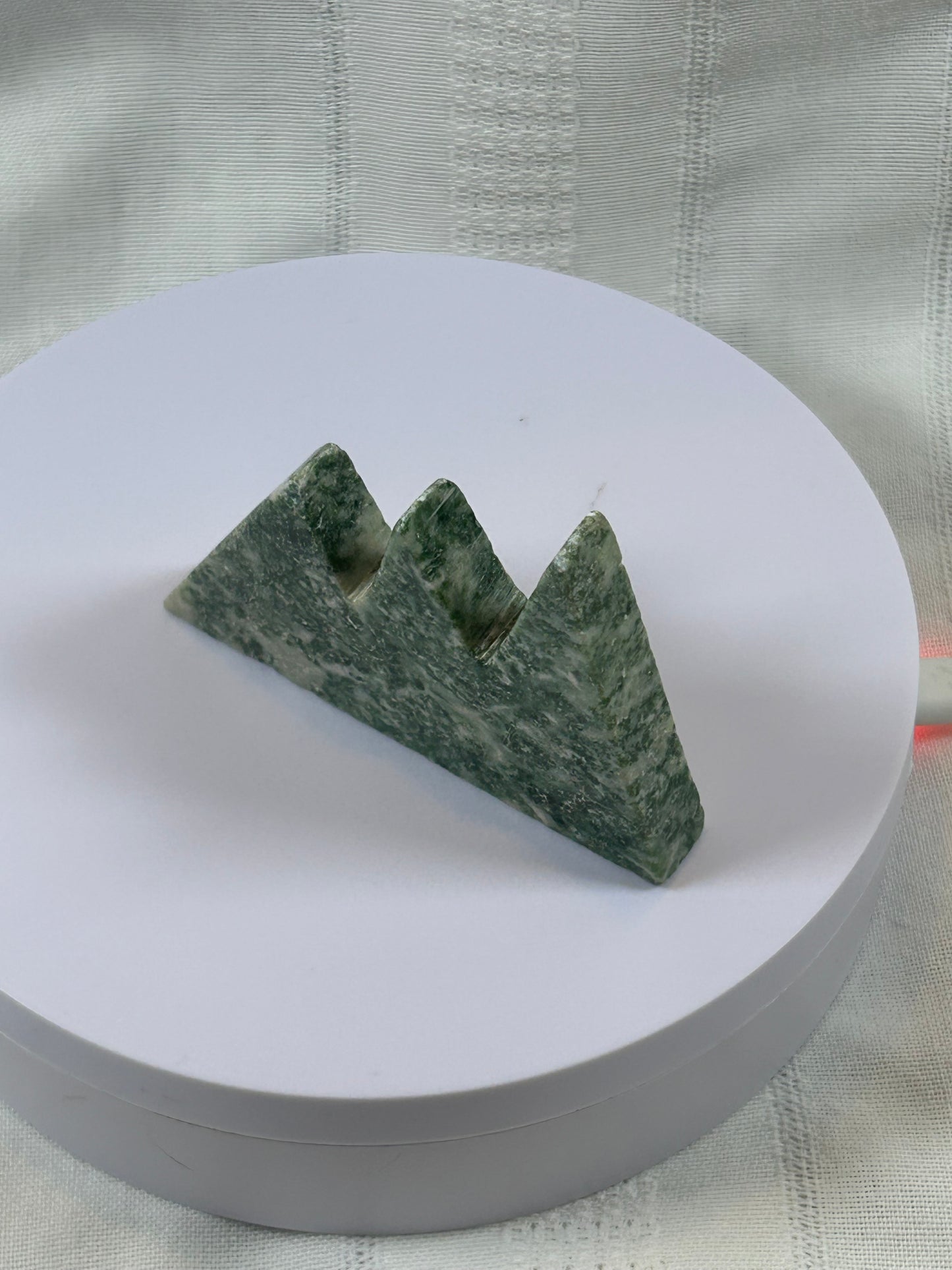 (#54) - TREE AGATE MOUNTAIN HILLS CARVING - NEW