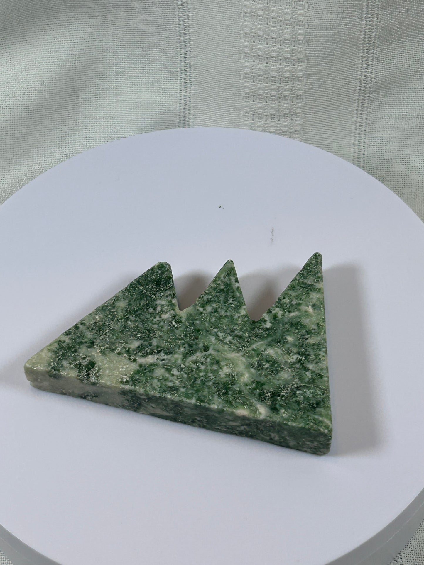 (#54) - TREE AGATE MOUNTAIN HILLS CARVING - NEW