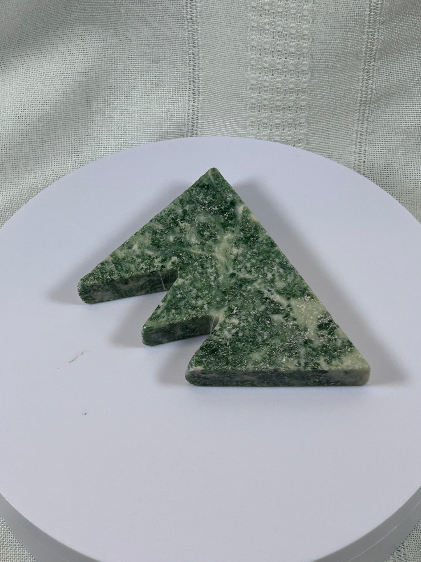 (#54) - TREE AGATE MOUNTAIN HILLS CARVING - NEW