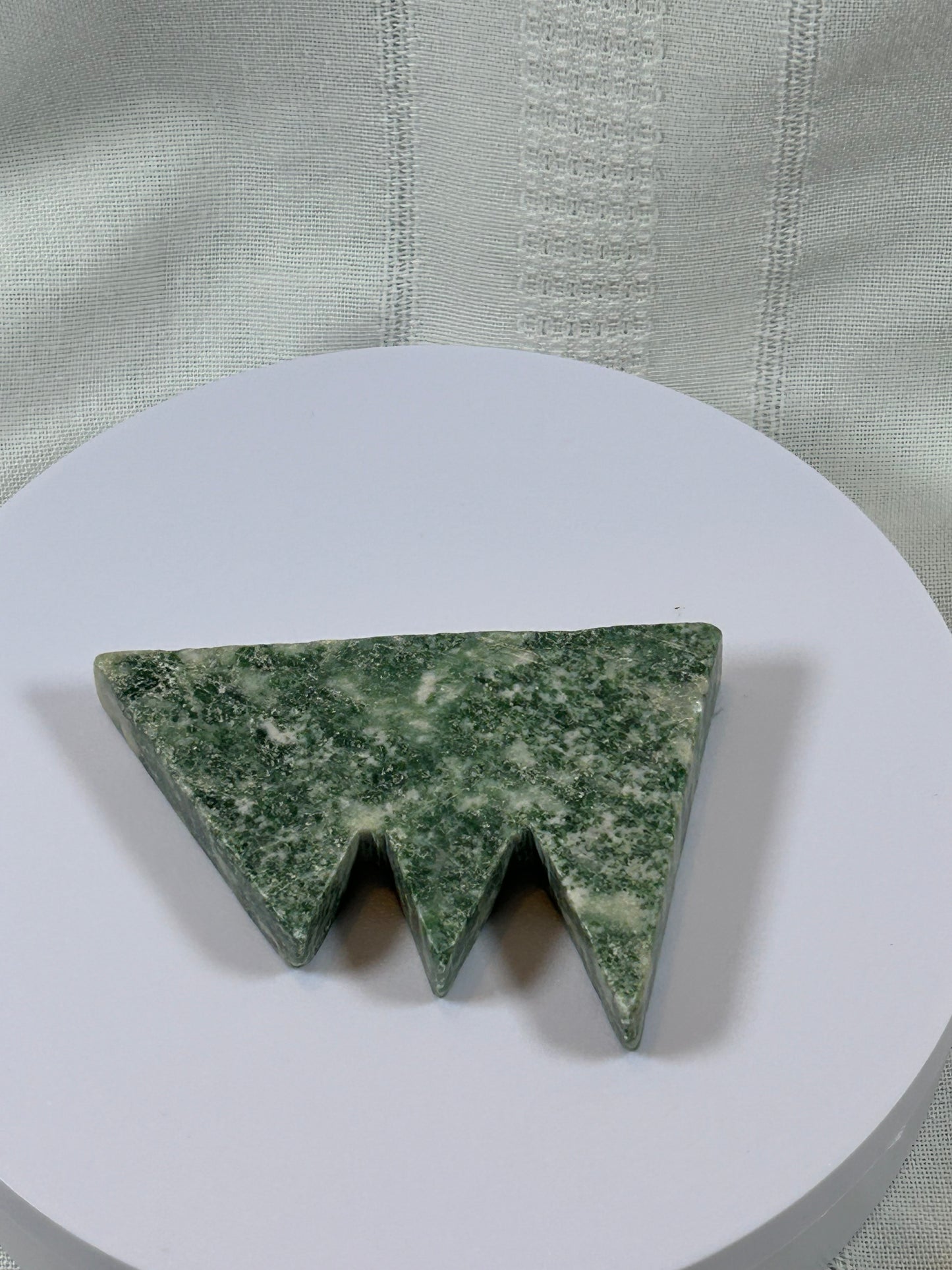 (#54) - TREE AGATE MOUNTAIN HILLS CARVING - NEW