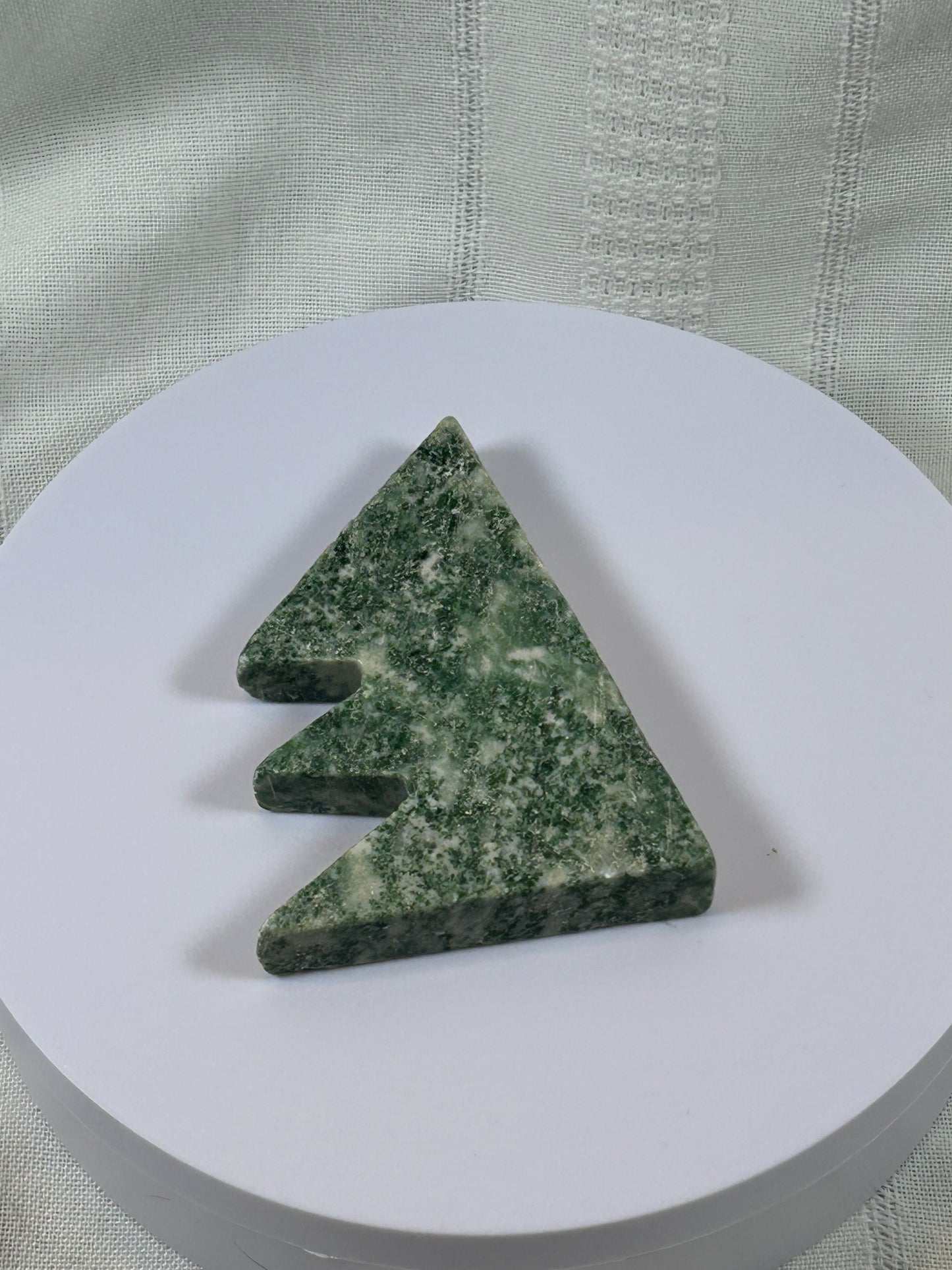 (#54) - TREE AGATE MOUNTAIN HILLS CARVING - NEW