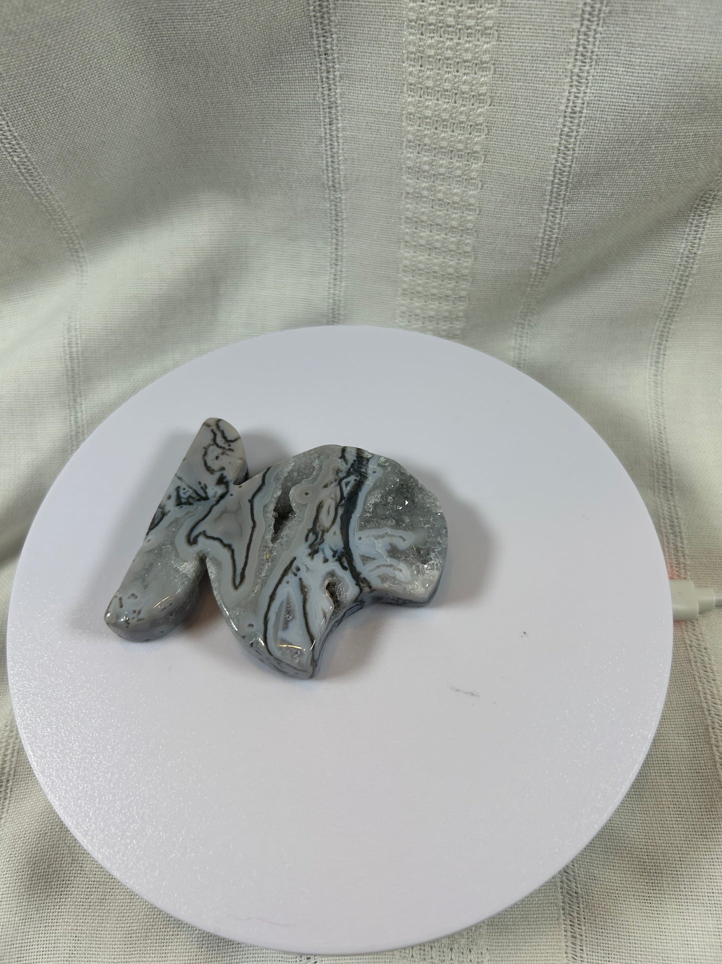 AGATE GRAY 3/4 MOON CARVING - NEW