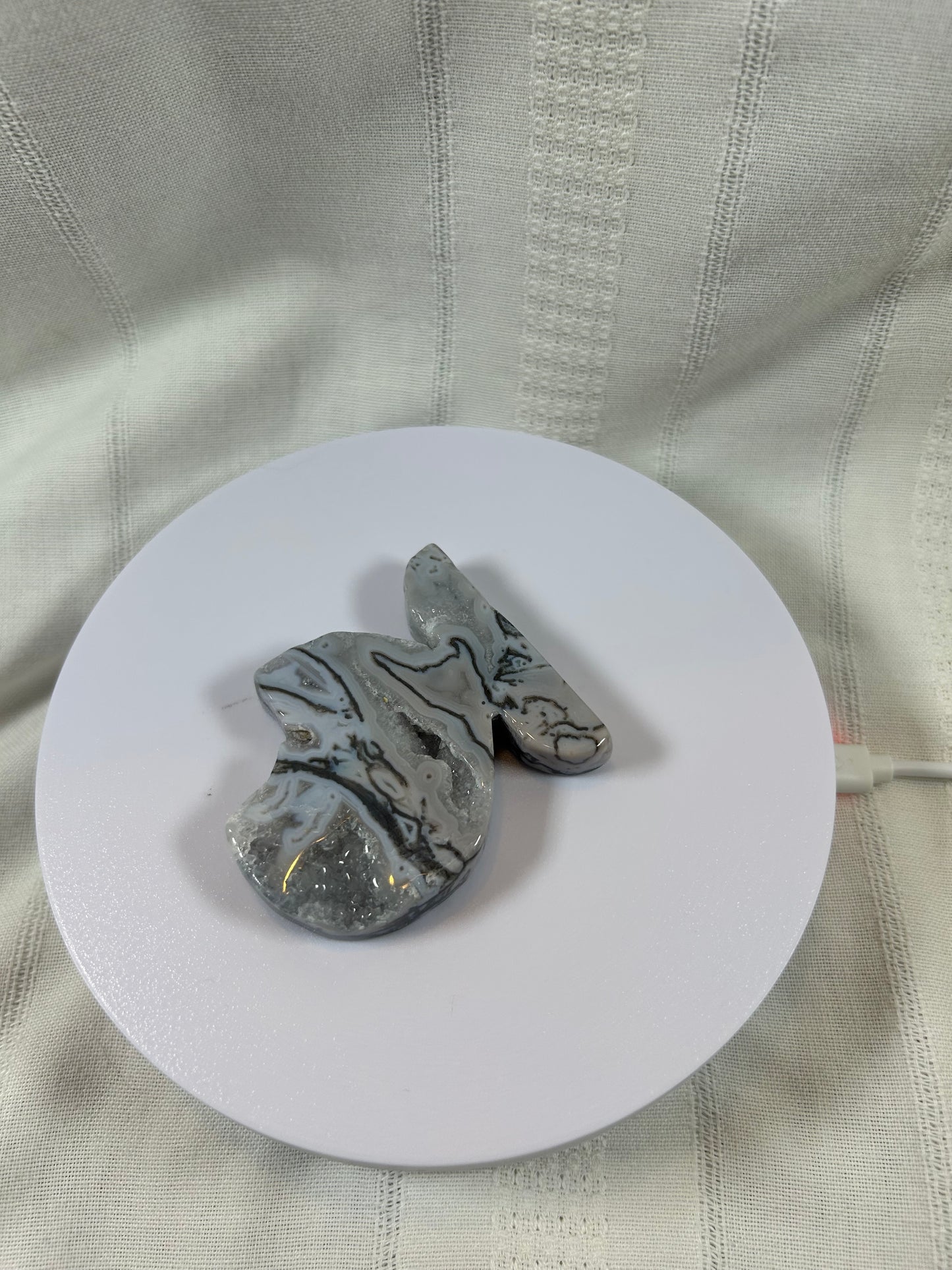AGATE GRAY 3/4 MOON CARVING - NEW