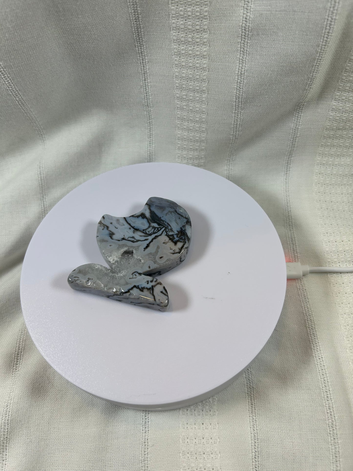 AGATE GRAY 3/4 MOON CARVING - NEW