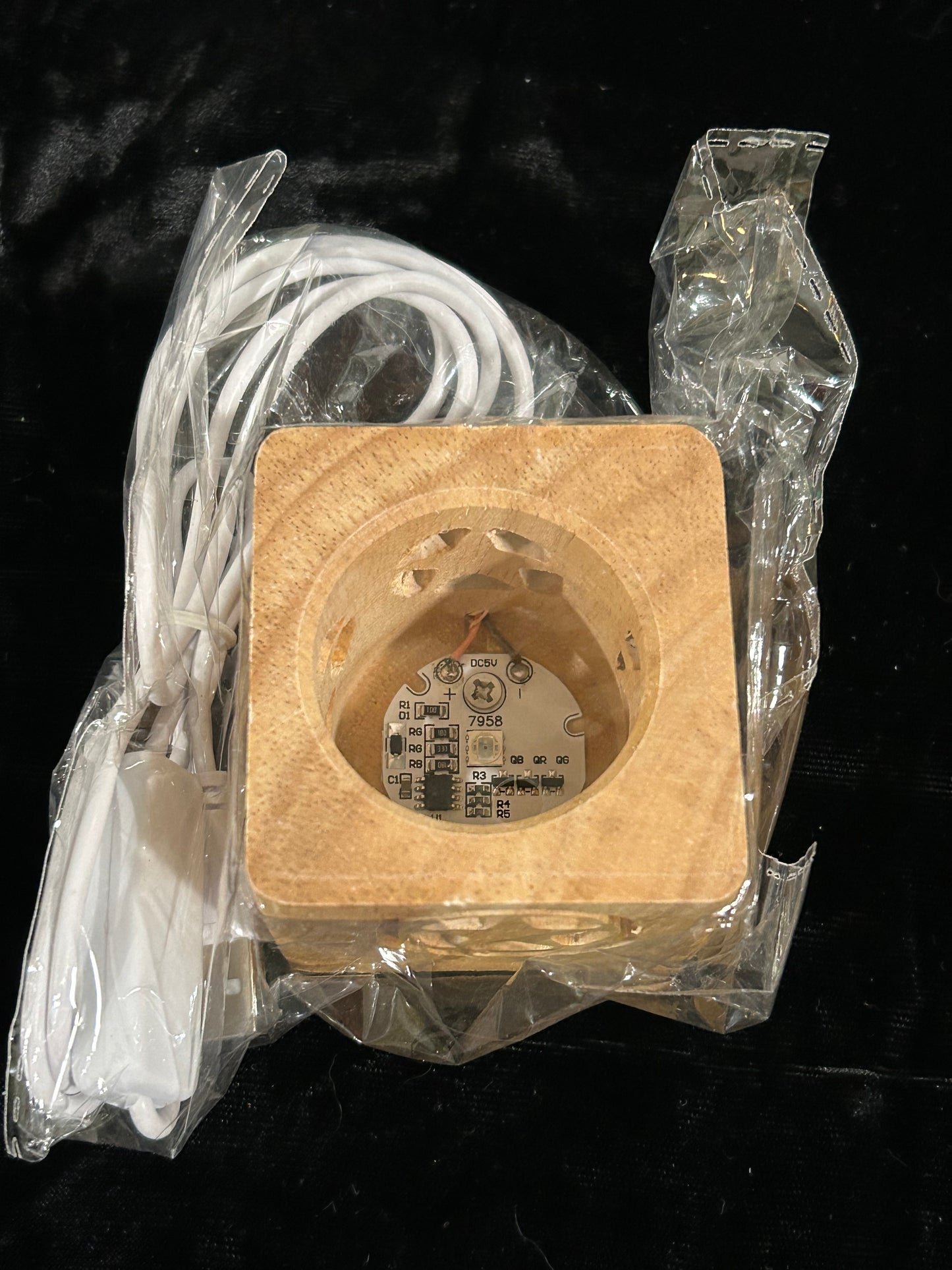 (#1295) - Sphere Holder Color Changing Cube - New