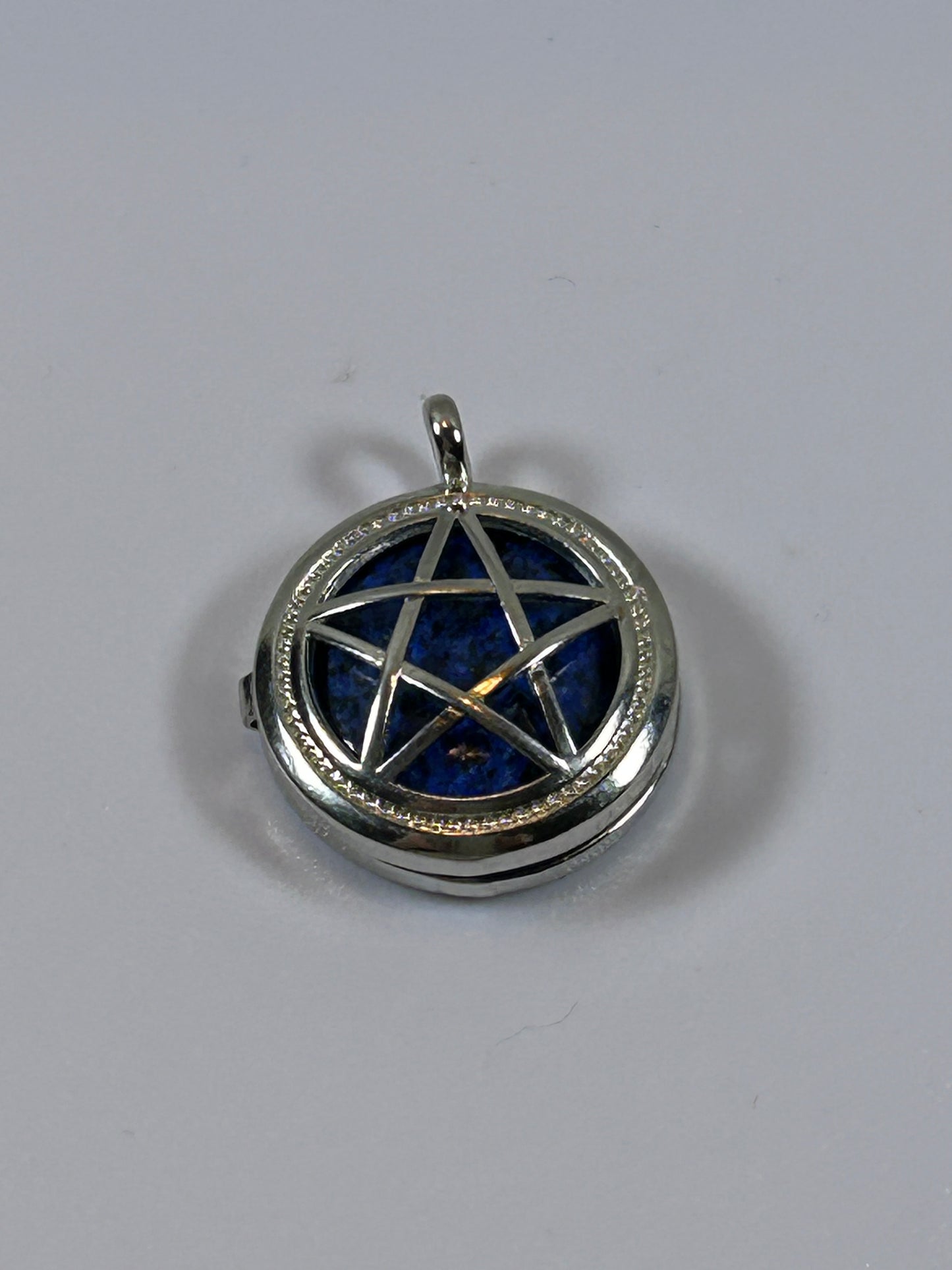 (#70) - TREE OF LIFE PENTACLE STONE LOCKET LAPIS LAZULI - NEW