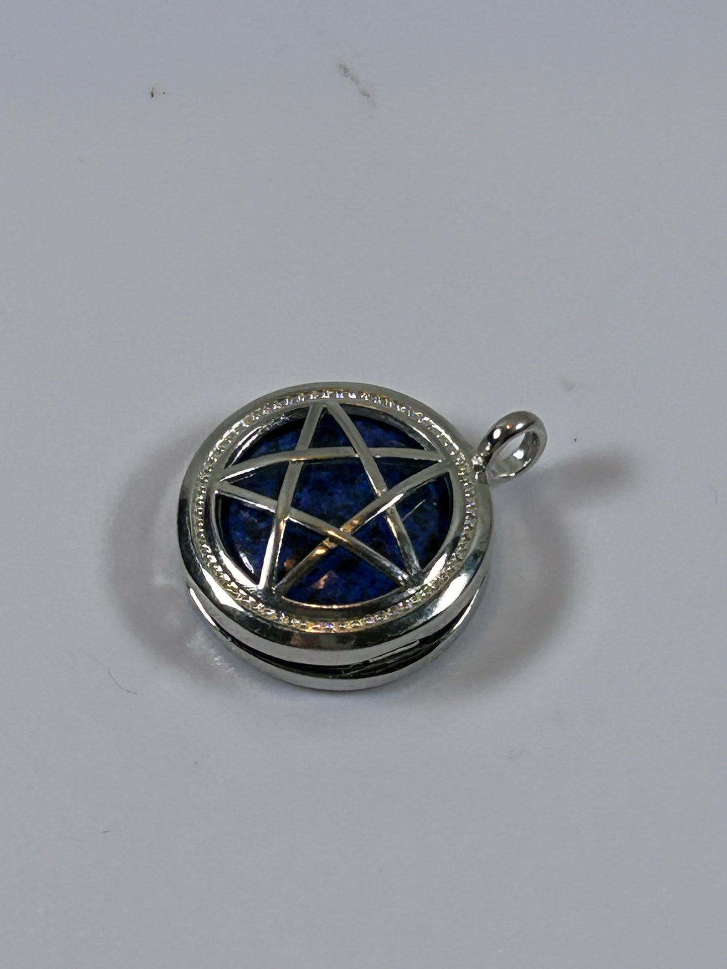(#70) - TREE OF LIFE PENTACLE STONE LOCKET LAPIS LAZULI - NEW