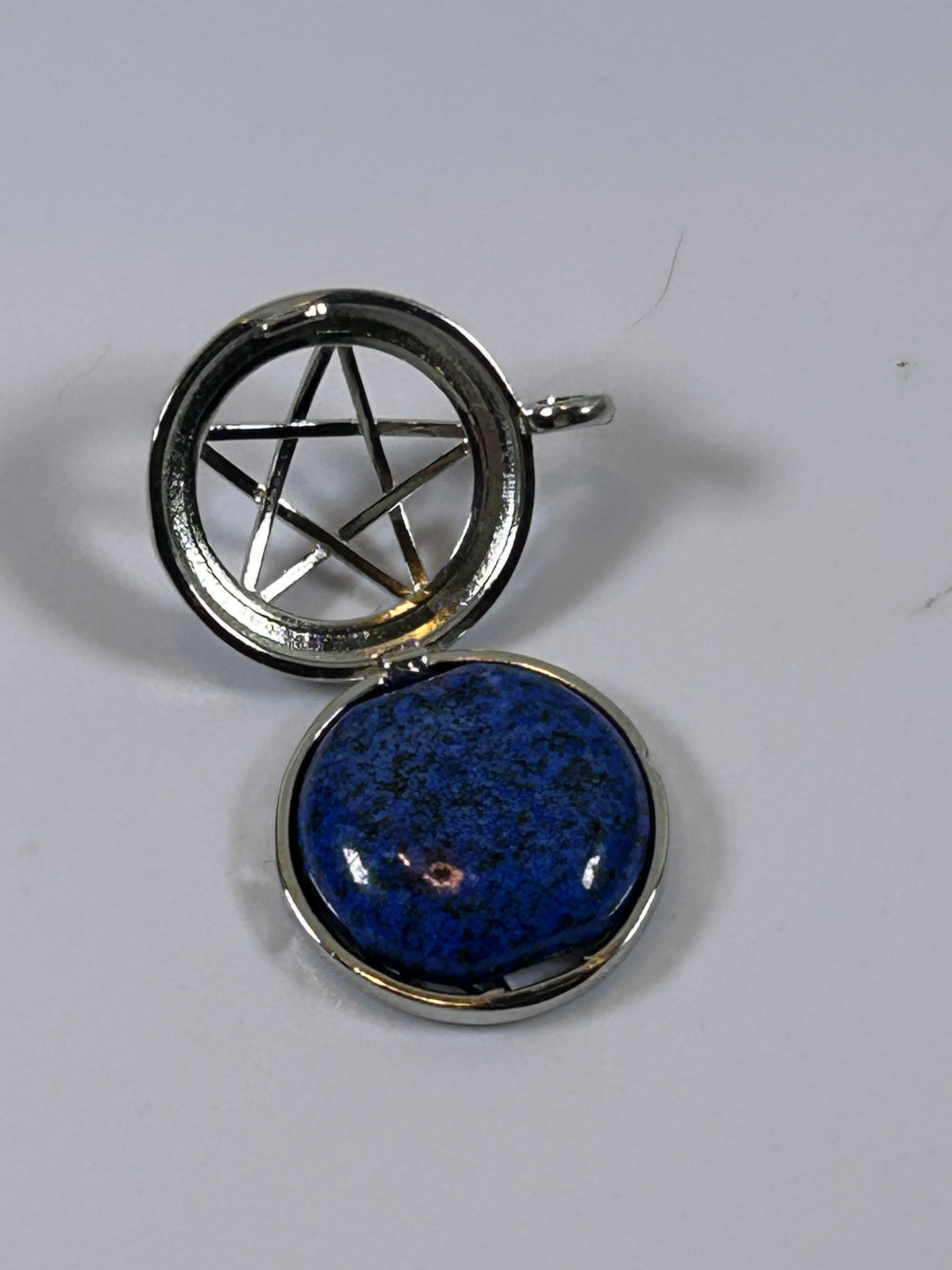 (#70) - TREE OF LIFE PENTACLE STONE LOCKET LAPIS LAZULI - NEW