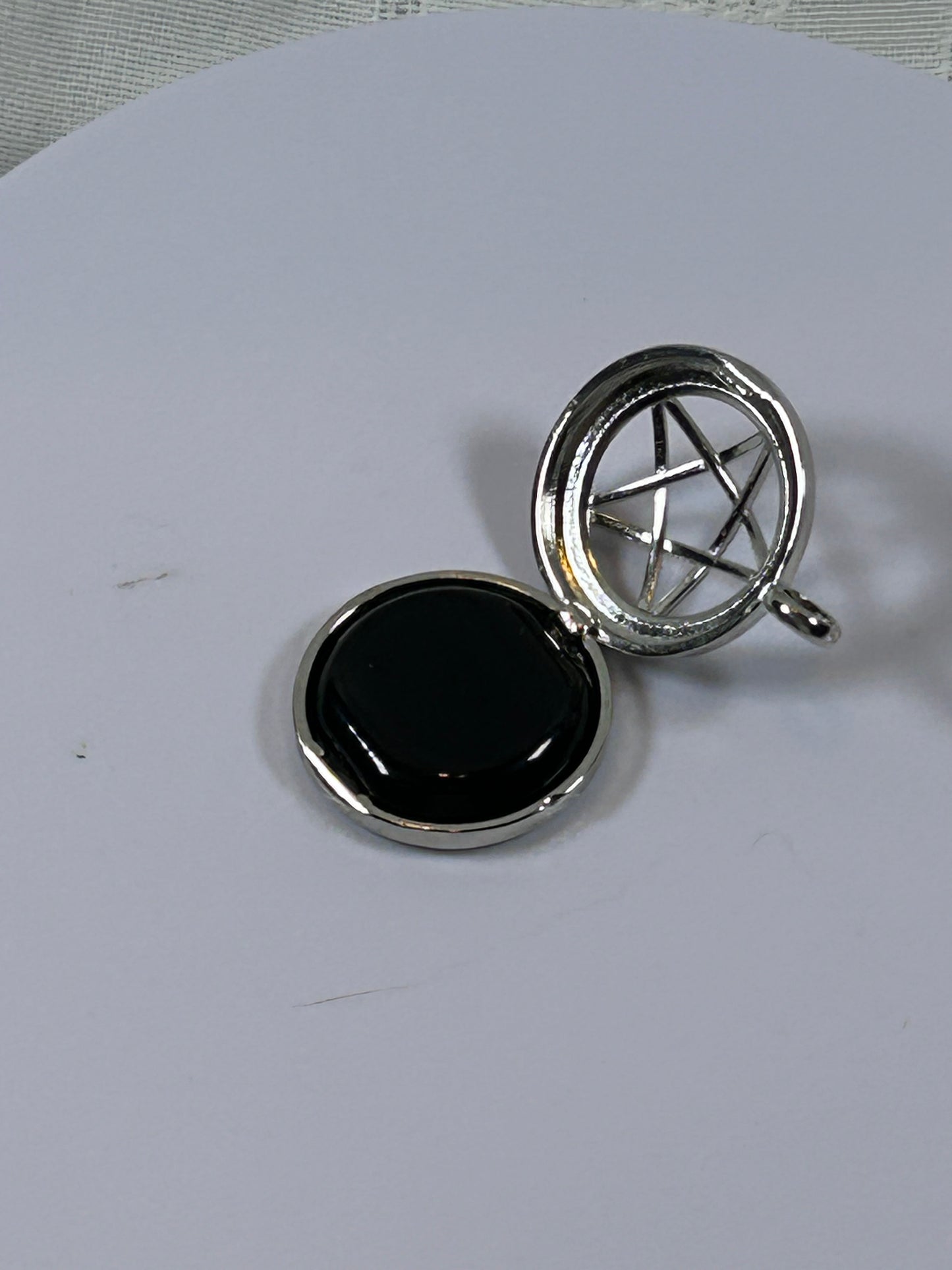 (#71) - TREE OF LIFE PENTACLE STONE LOCKET OBSIDIAN - NEW