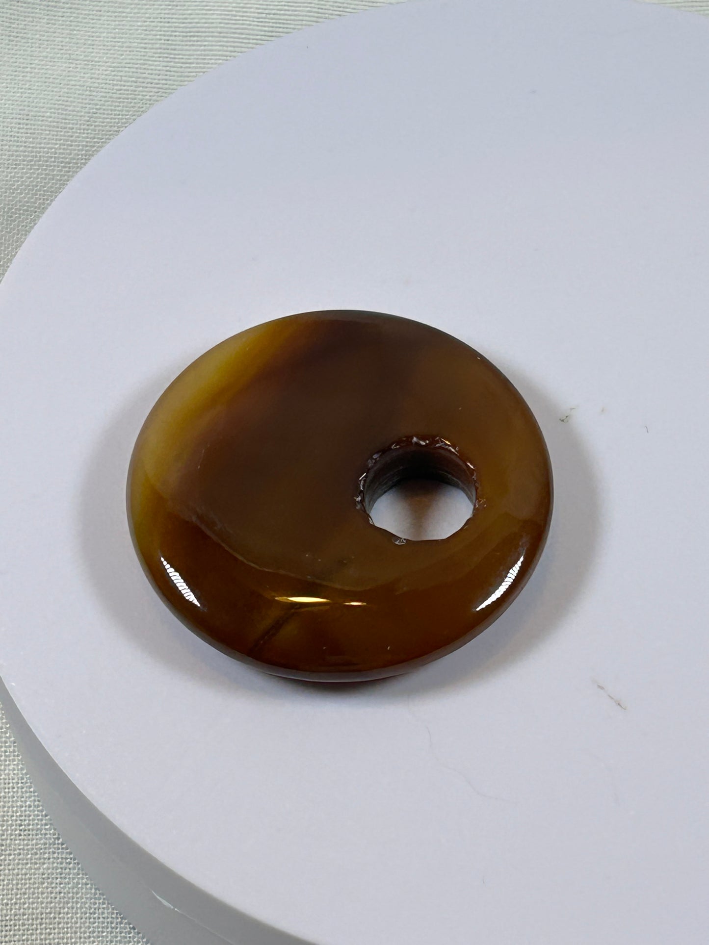 (#83) - CARNELIAN AGATE DISK PENDANT - NEW