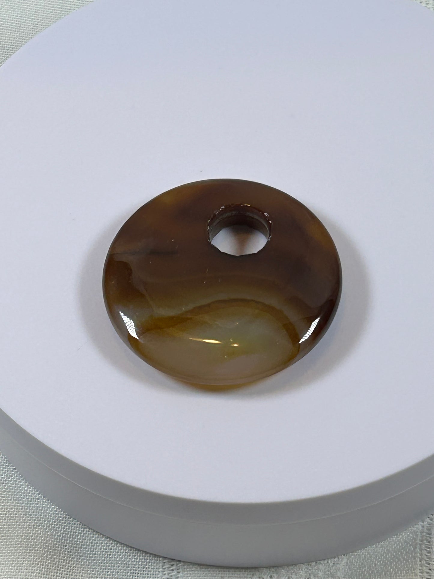 (#83) - CARNELIAN AGATE DISK PENDANT - NEW