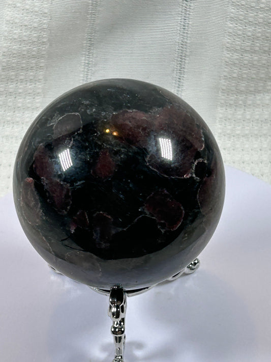 (#152) - GARNET SPHERE POLISHED - NEW