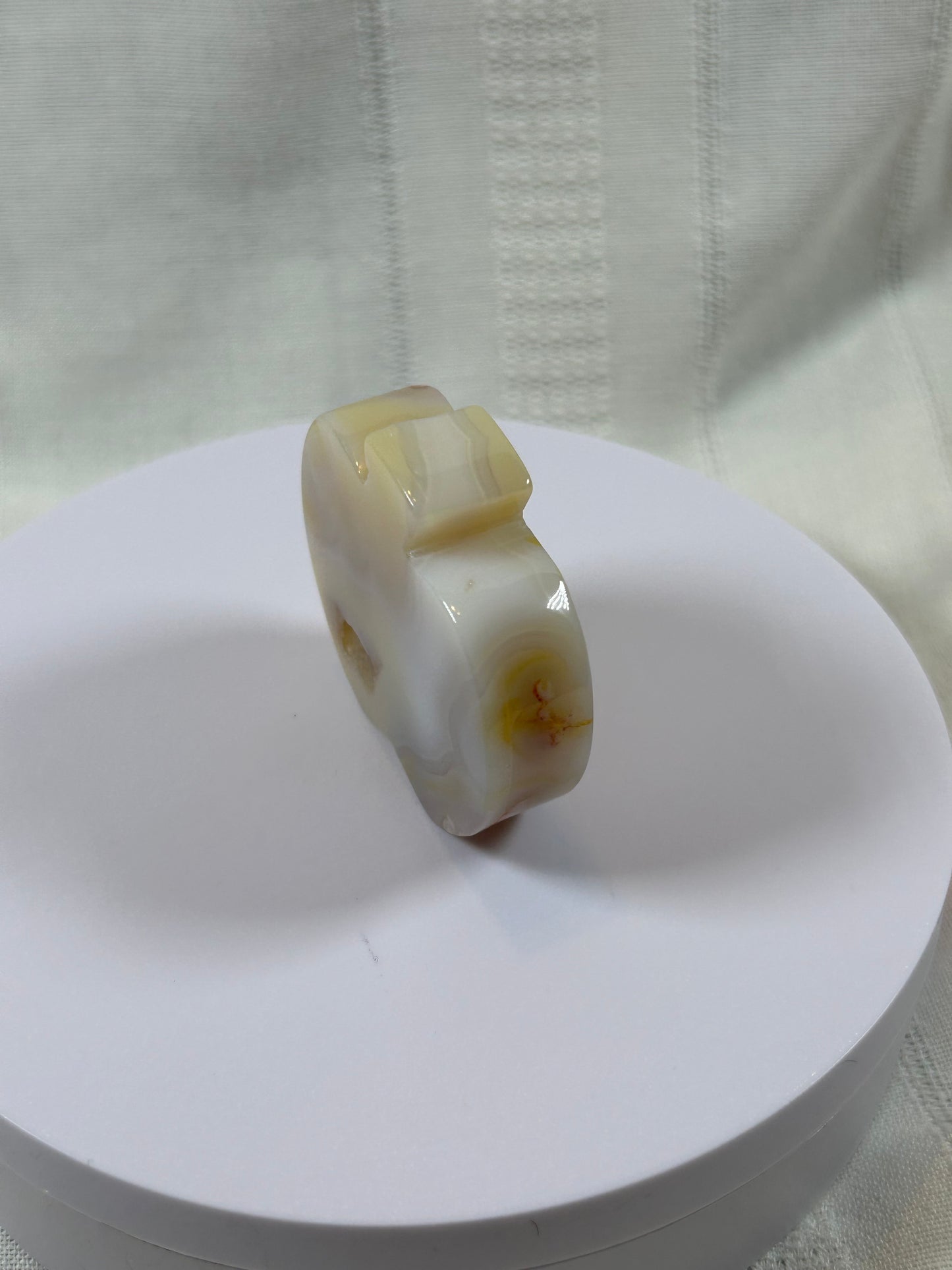 (#8) - AGATE APPLE CARVING - NEW