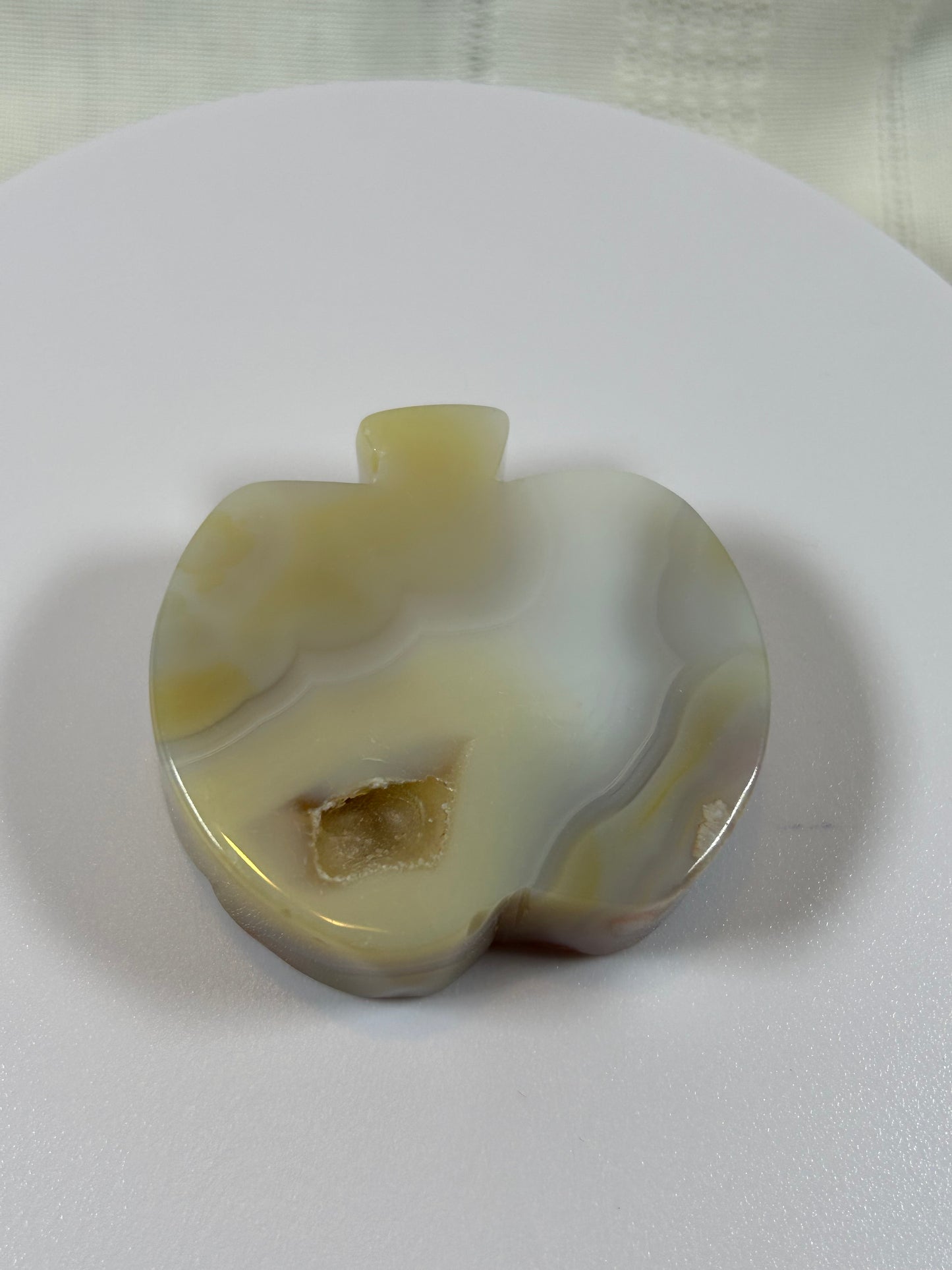 (#8) - AGATE APPLE CARVING - NEW