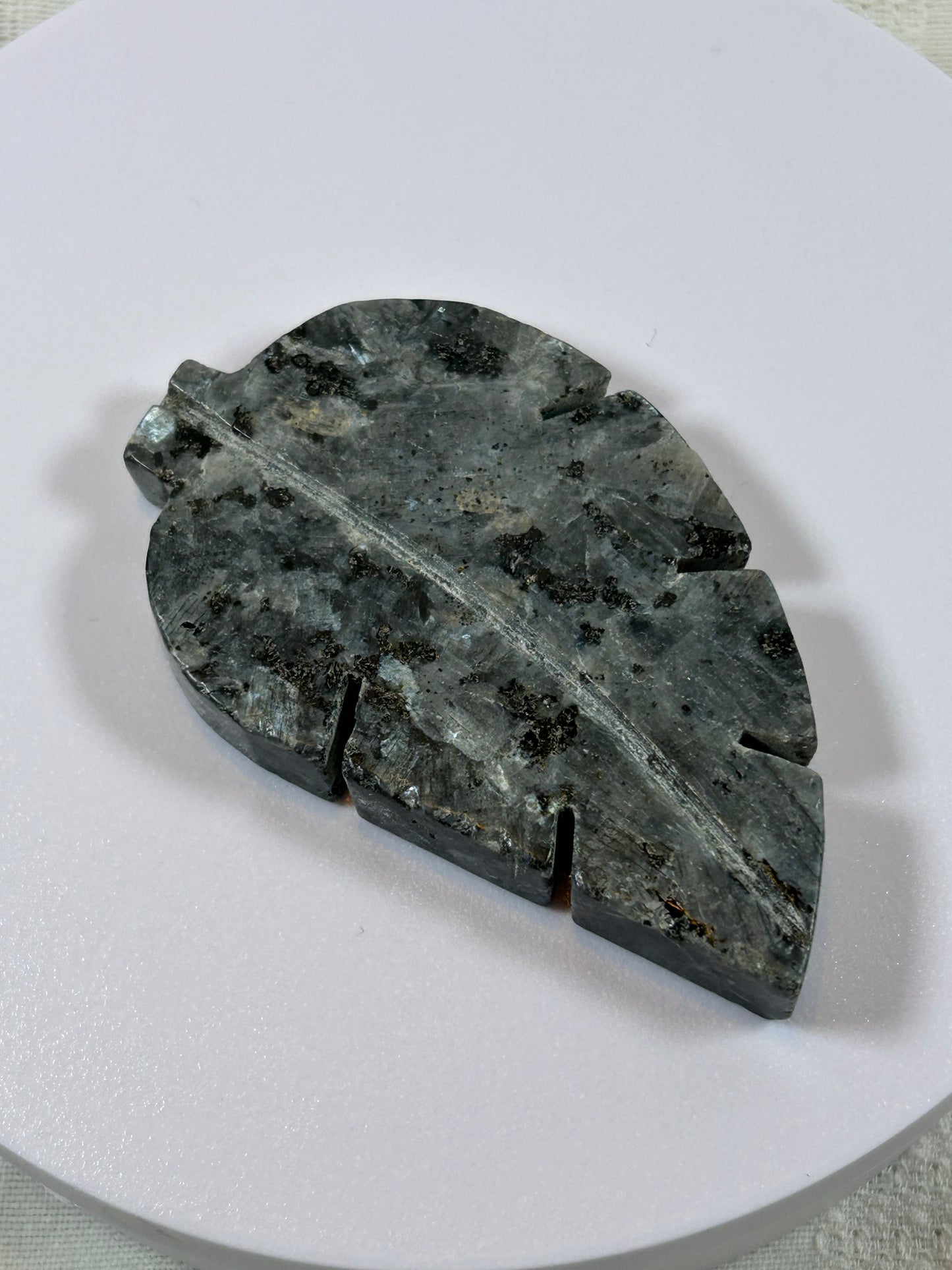(#34) - LARVIKITE LEAF CARVING - NEW
