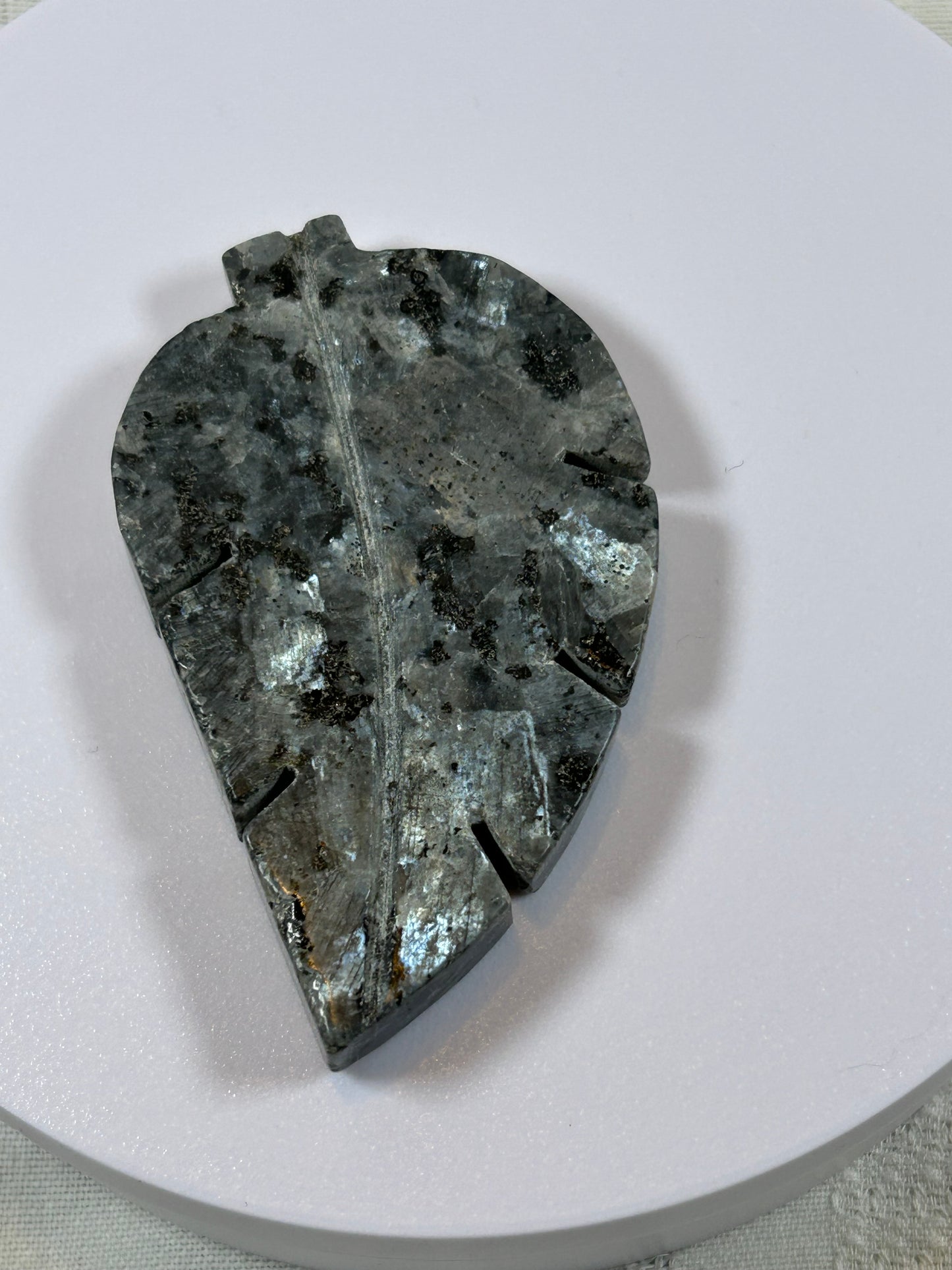 (#34) - LARVIKITE LEAF CARVING - NEW