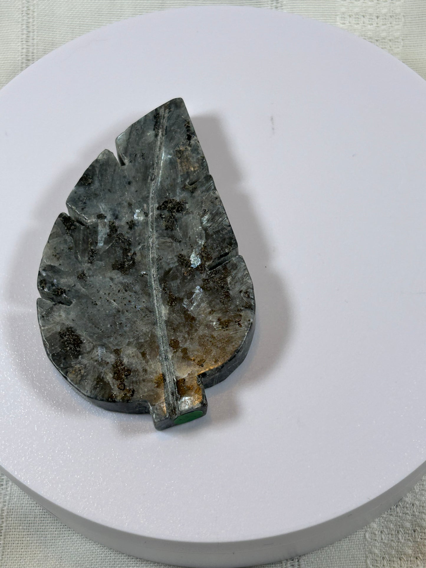 (#34) - LARVIKITE LEAF CARVING - NEW