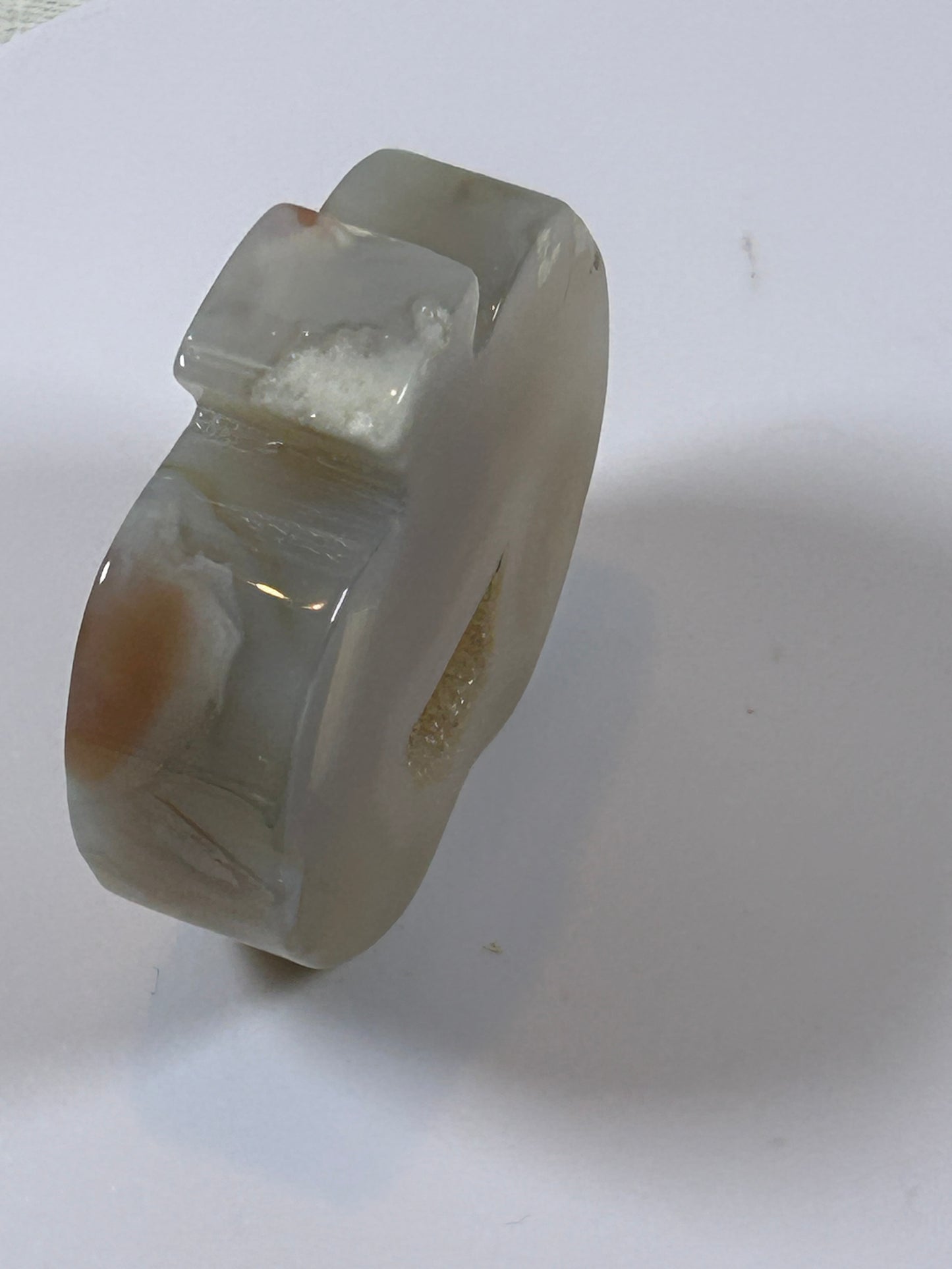 (#16) - AGATE APPLE CARVING - NEW