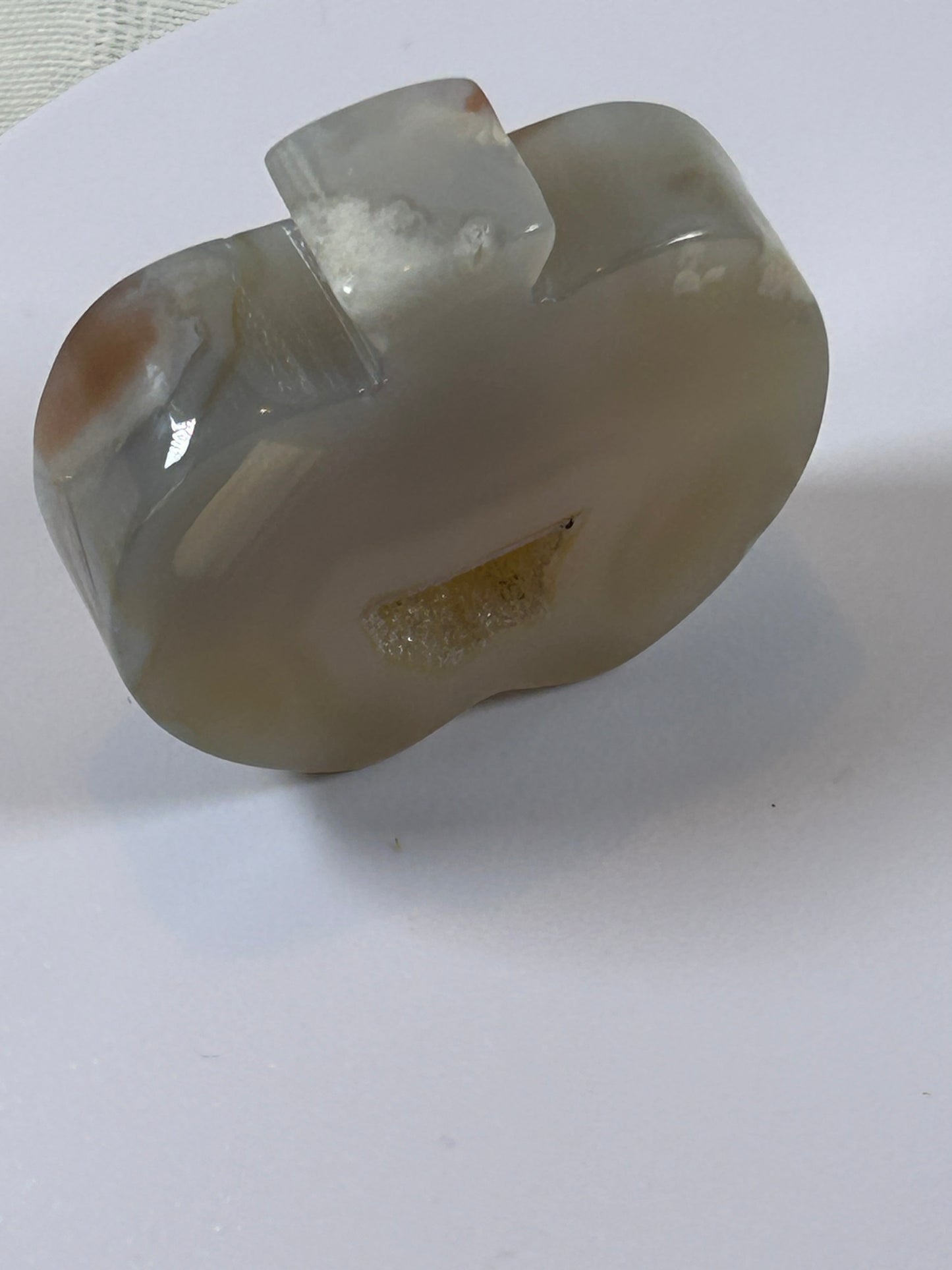 (#16) - AGATE APPLE CARVING - NEW
