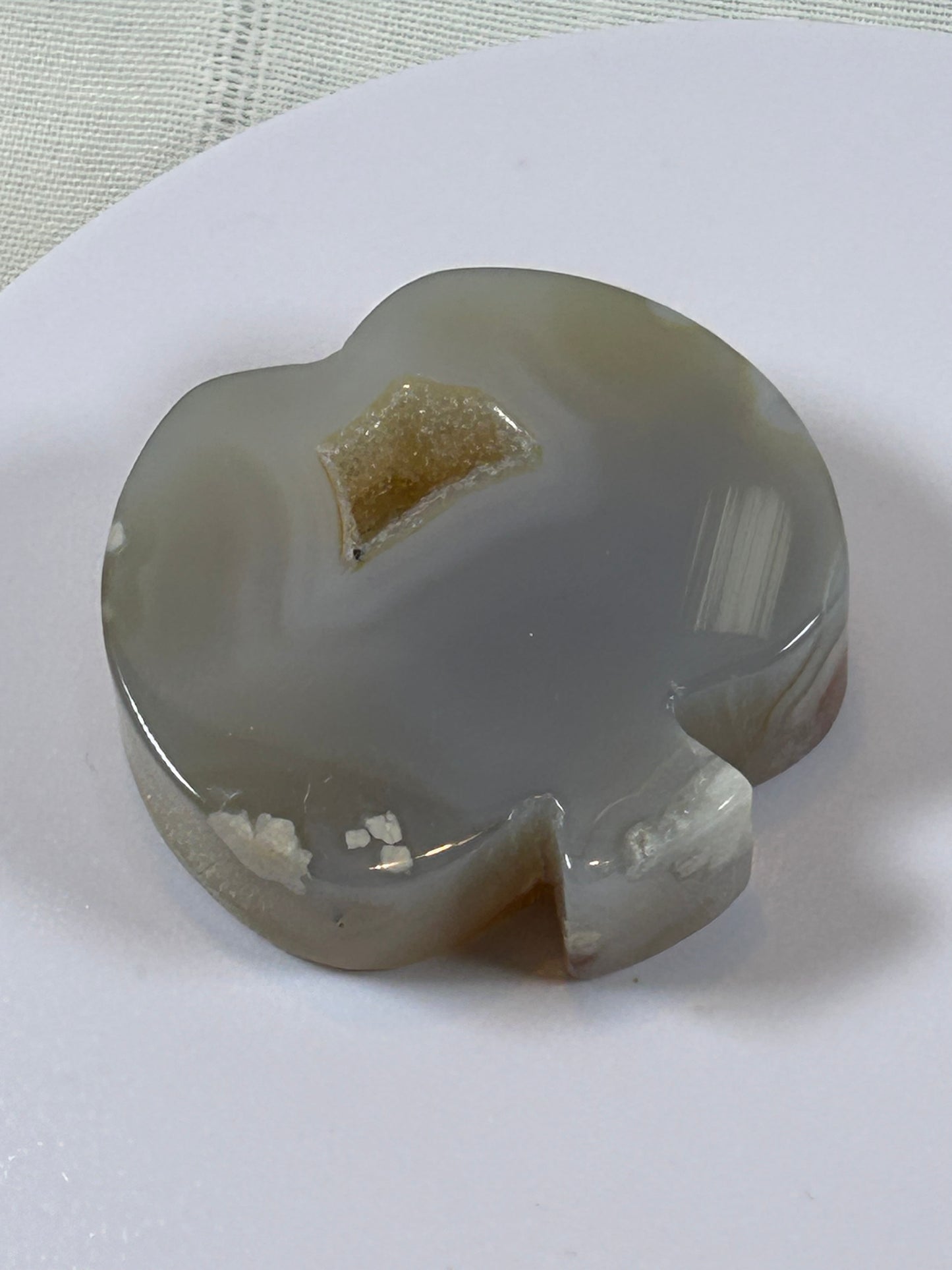 (#16) - AGATE APPLE CARVING - NEW