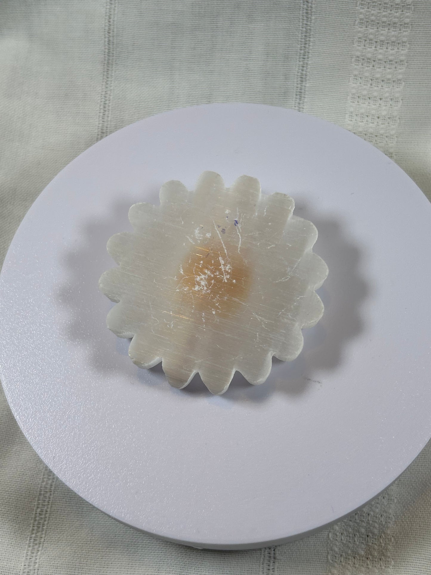 (#30) - SELENITE DAISY - NEW