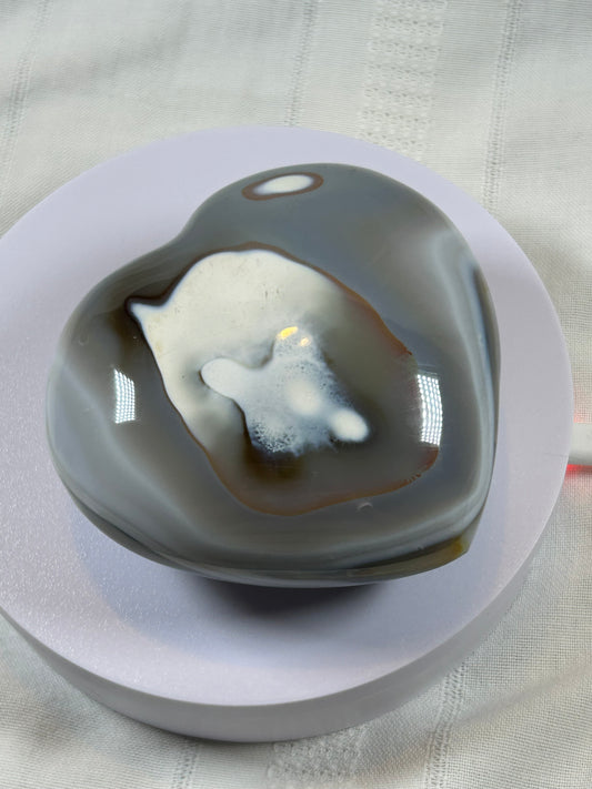 (#41) - LARGE ORCA AGATE HEART CARVING - NEW