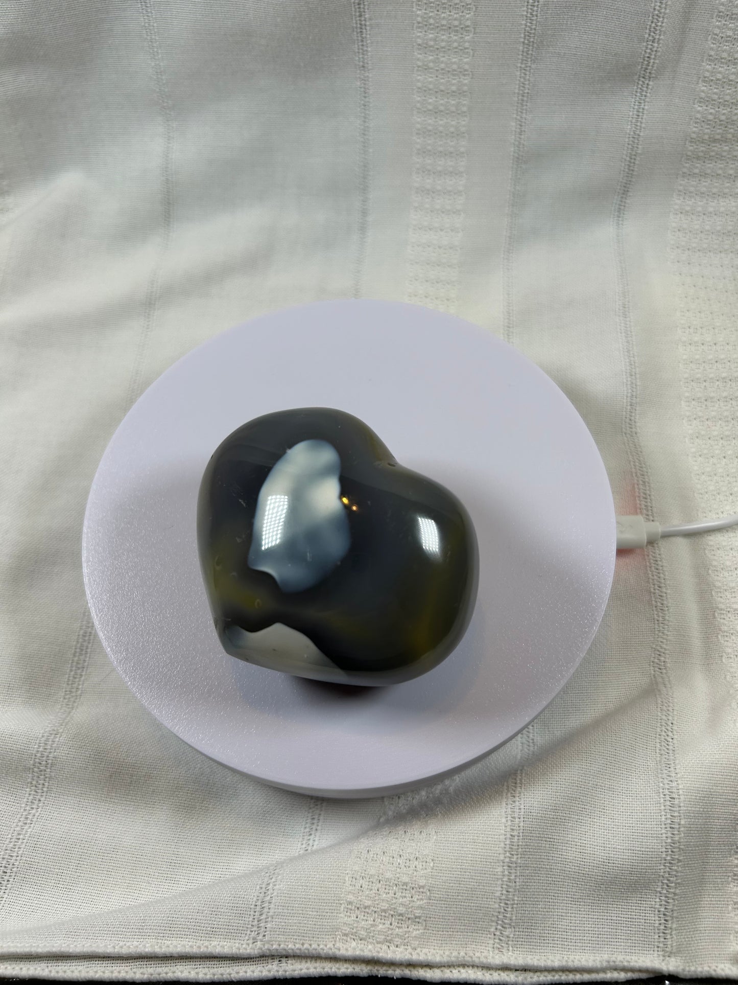 (#42) - MEDIUM ORCA AGATE HEART CARVING - NEW