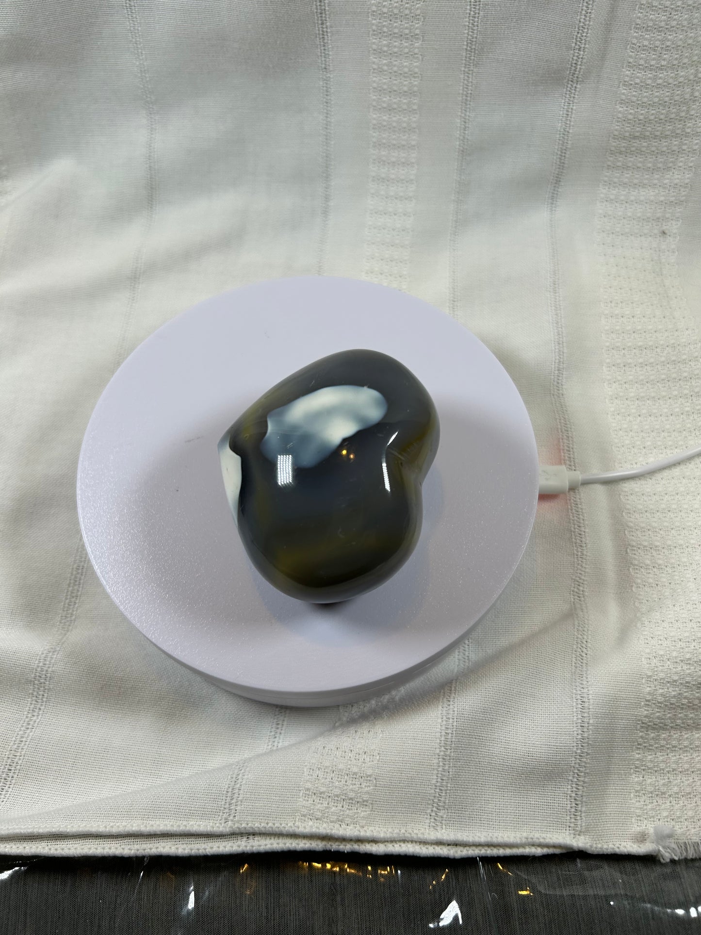(#42) - MEDIUM ORCA AGATE HEART CARVING - NEW