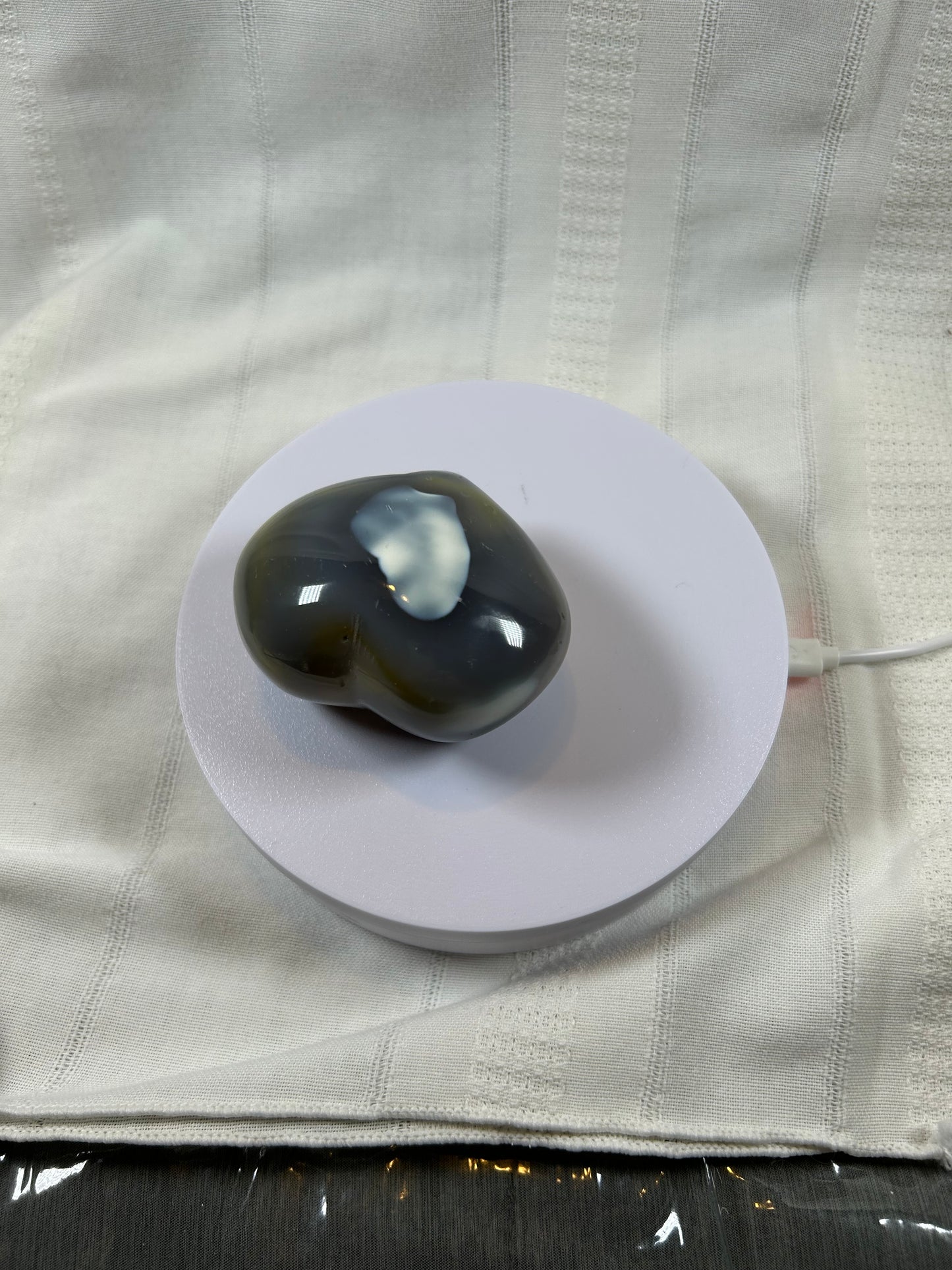 (#42) - MEDIUM ORCA AGATE HEART CARVING - NEW