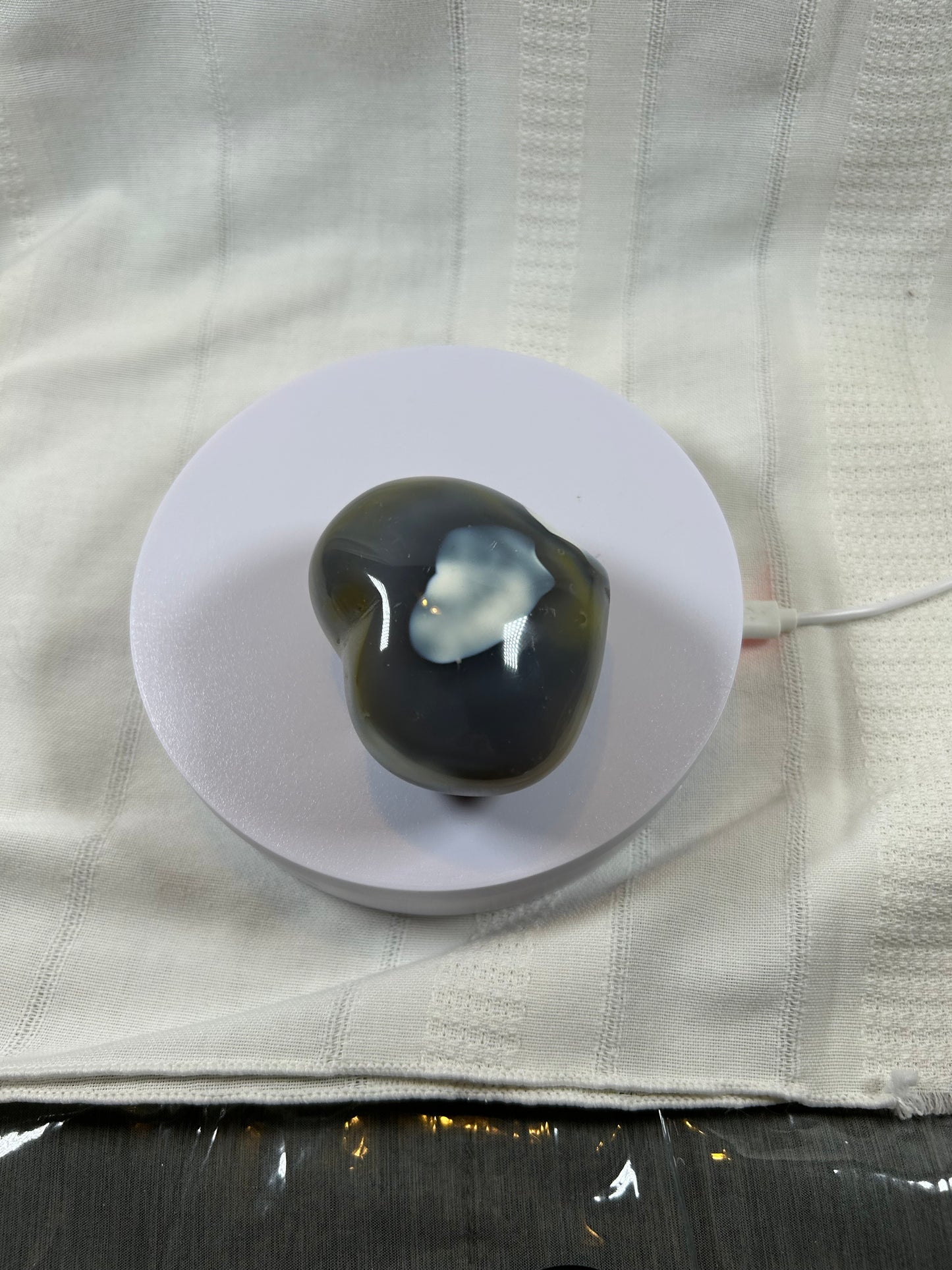 (#42) - MEDIUM ORCA AGATE HEART CARVING - NEW