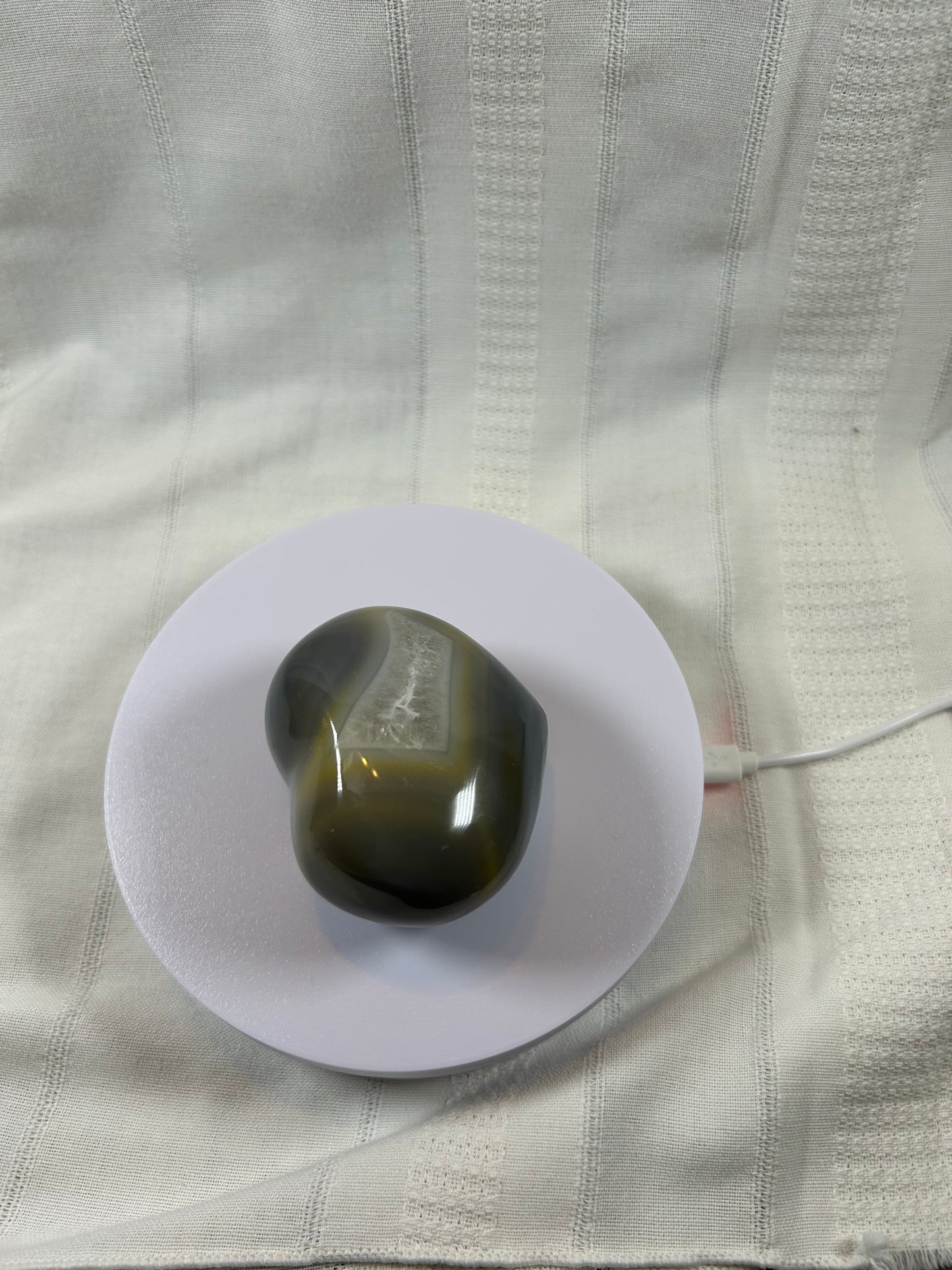 (#42) - MEDIUM ORCA AGATE HEART CARVING - NEW