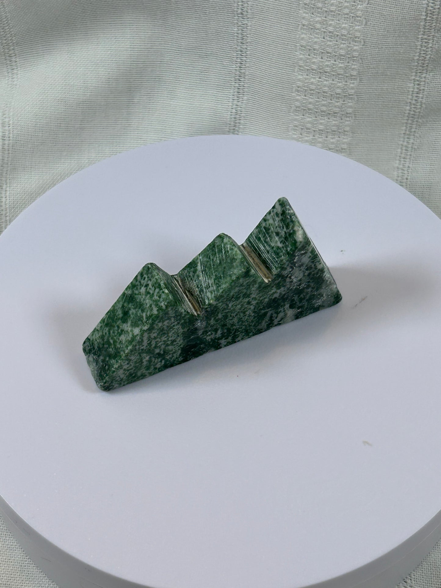 (#53) - TREE AGATE MOUNTAIN HILLS CARVING - NEW