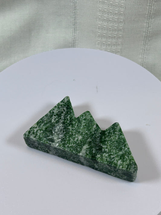 (#53) - TREE AGATE MOUNTAIN HILLS CARVING - NEW