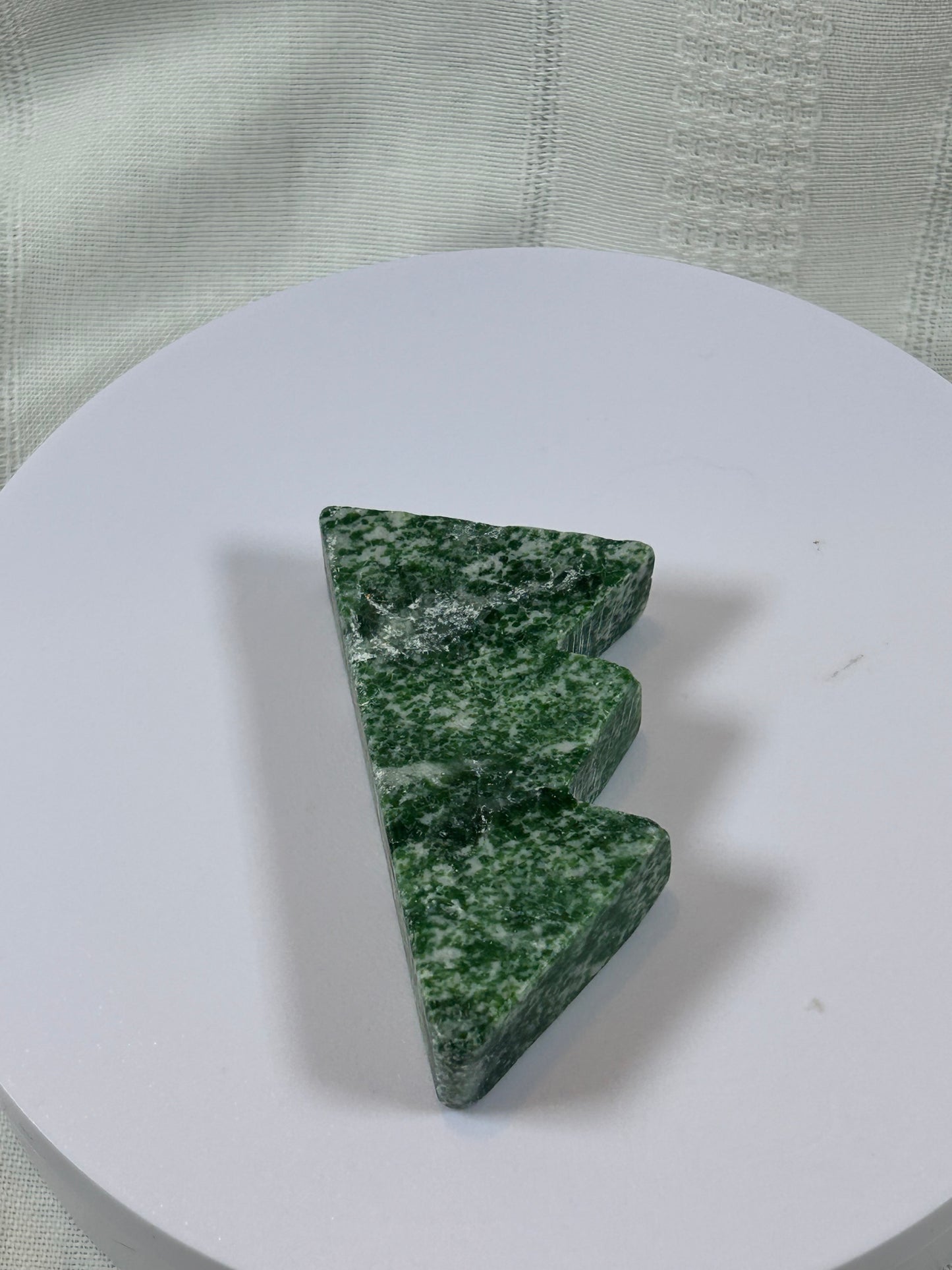 (#53) - TREE AGATE MOUNTAIN HILLS CARVING - NEW