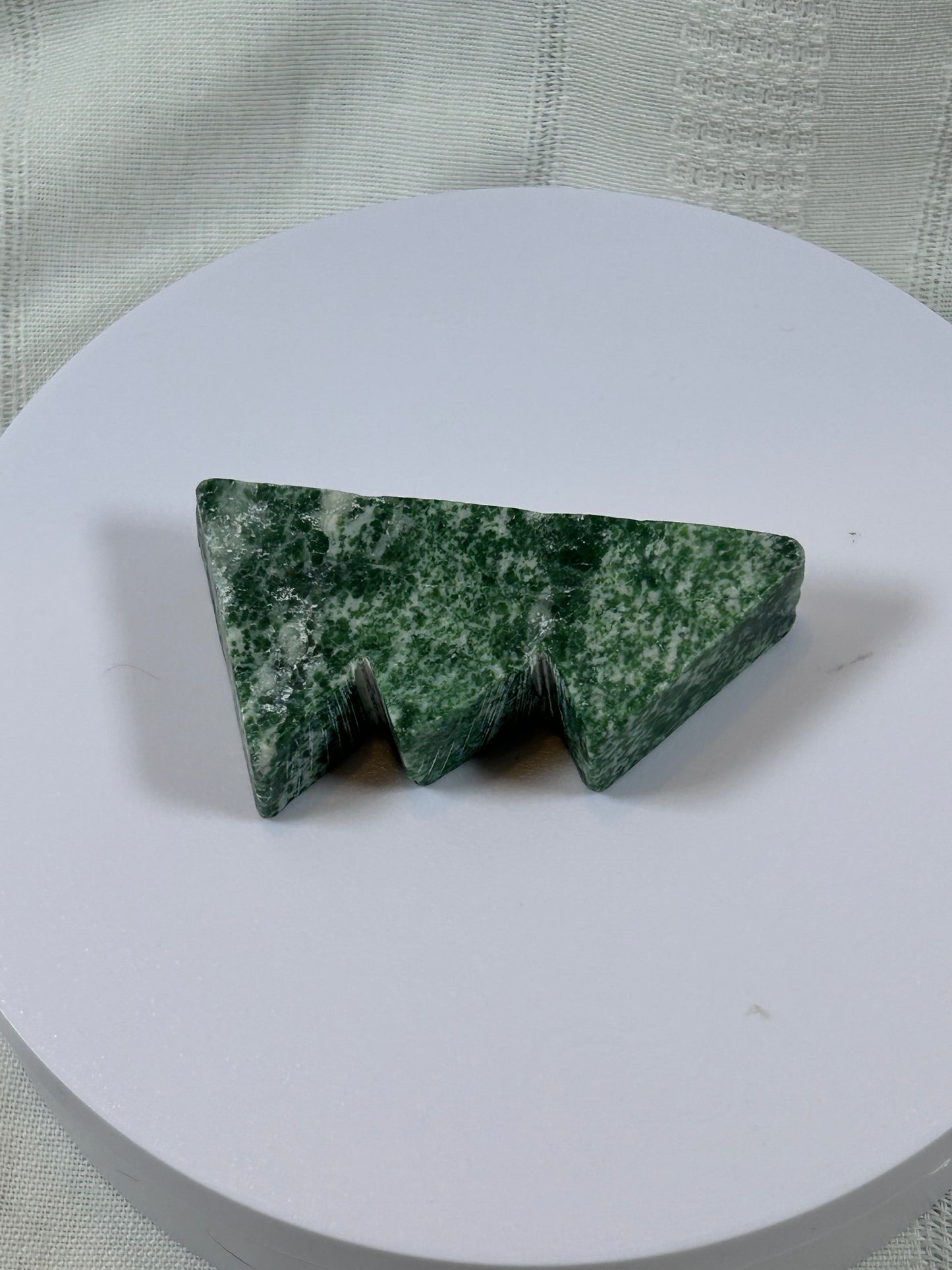 (#53) - TREE AGATE MOUNTAIN HILLS CARVING - NEW