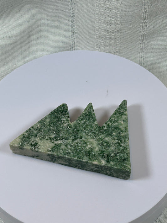 (#54) - TREE AGATE MOUNTAIN HILLS CARVING - NEW
