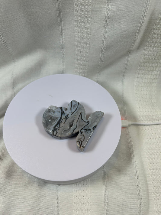 AGATE GRAY 3/4 MOON CARVING - NEW