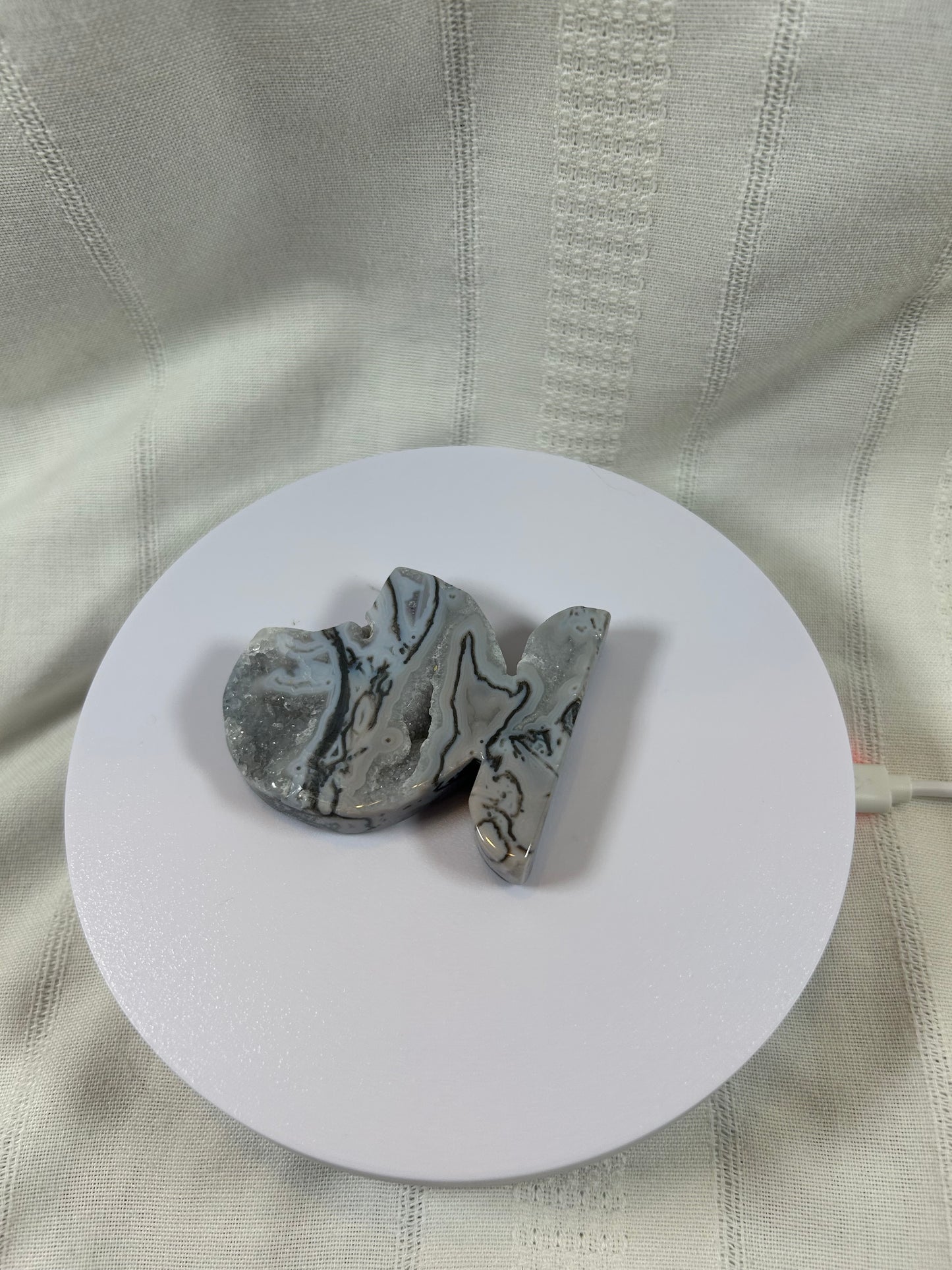 AGATE GRAY 3/4 MOON CARVING - NEW