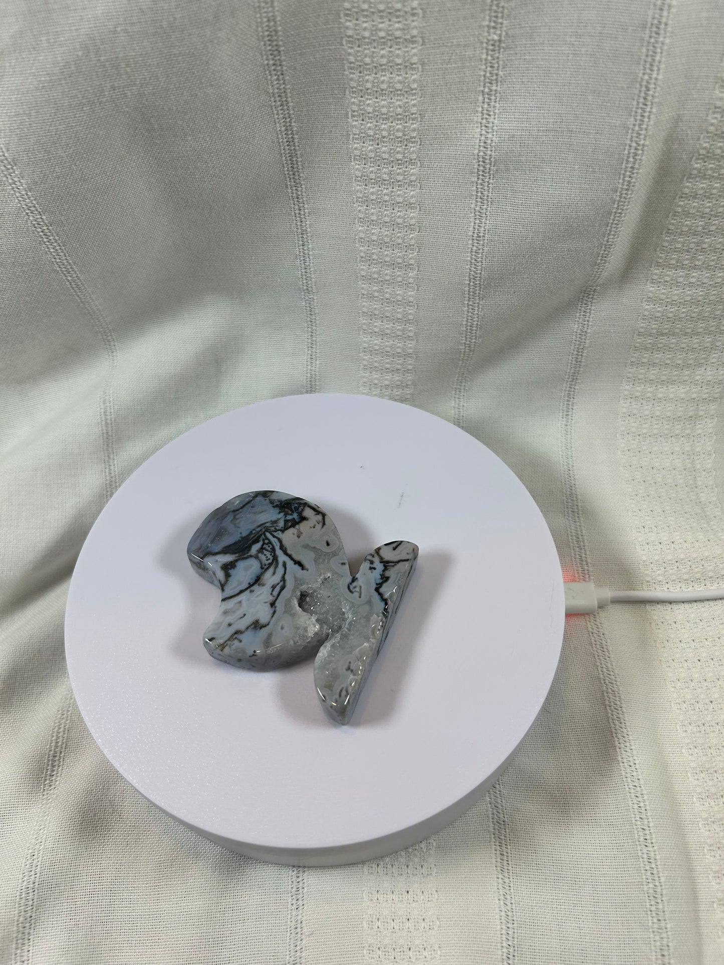 AGATE GRAY 3/4 MOON CARVING - NEW