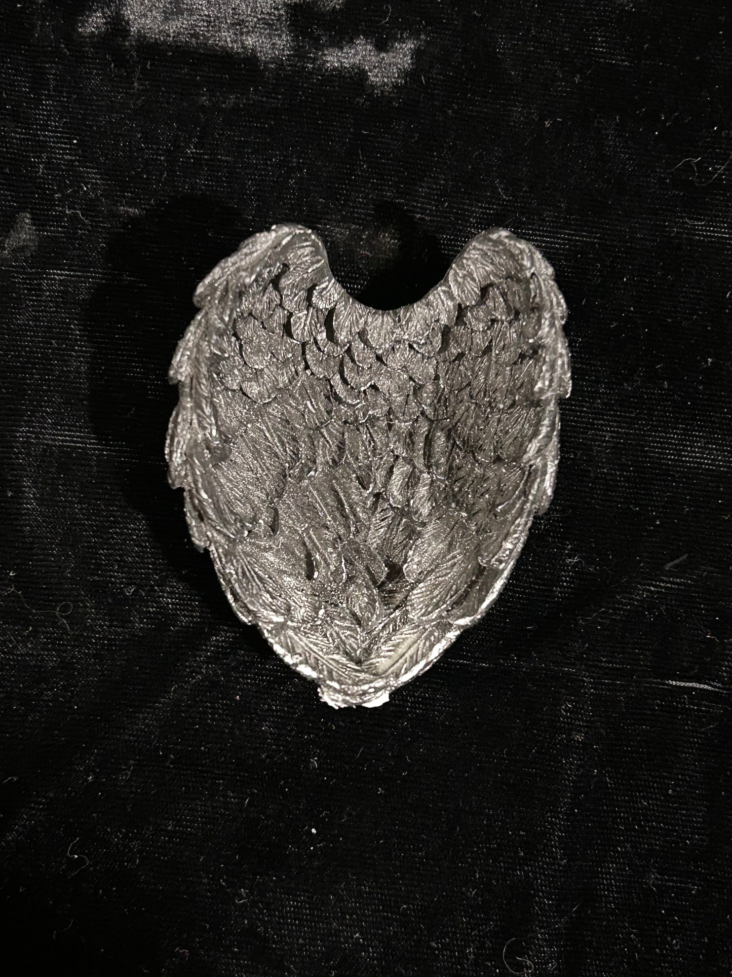 (#1286) - Sphere Holder - Wings - Black - New