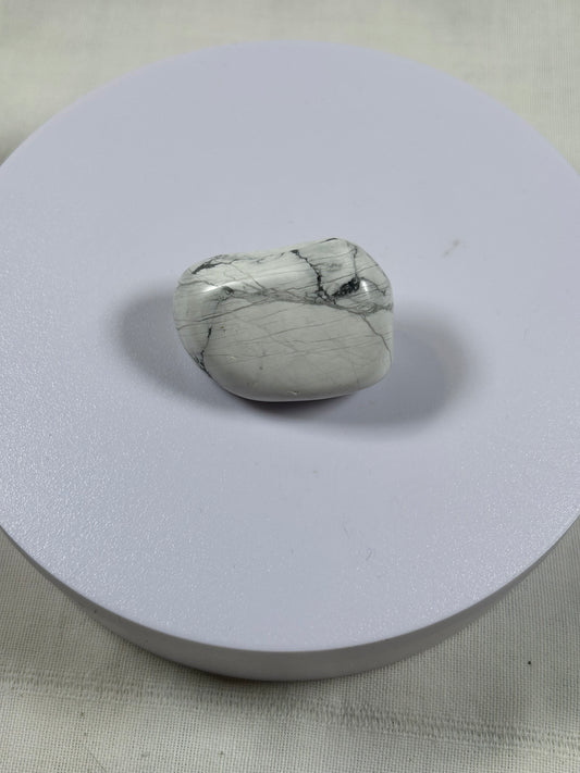 (#1313) - Howlite Tumble - New