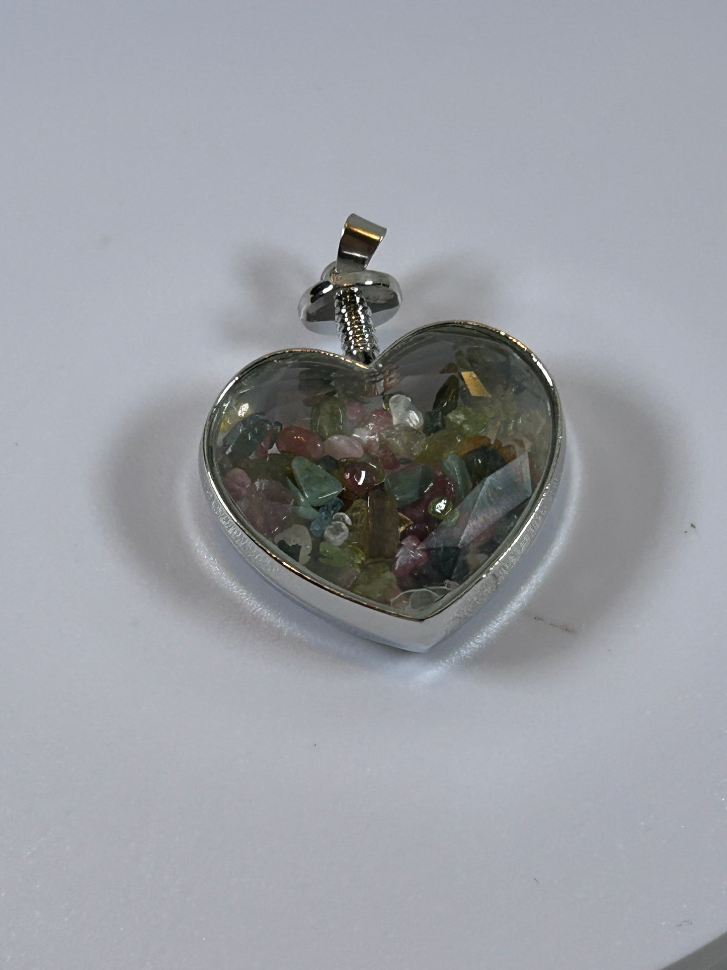 (#69) - CRYSTAL HEART PENDANT SUPER SEVEN TUMBLED CRYSTAL CHIPS - NEW