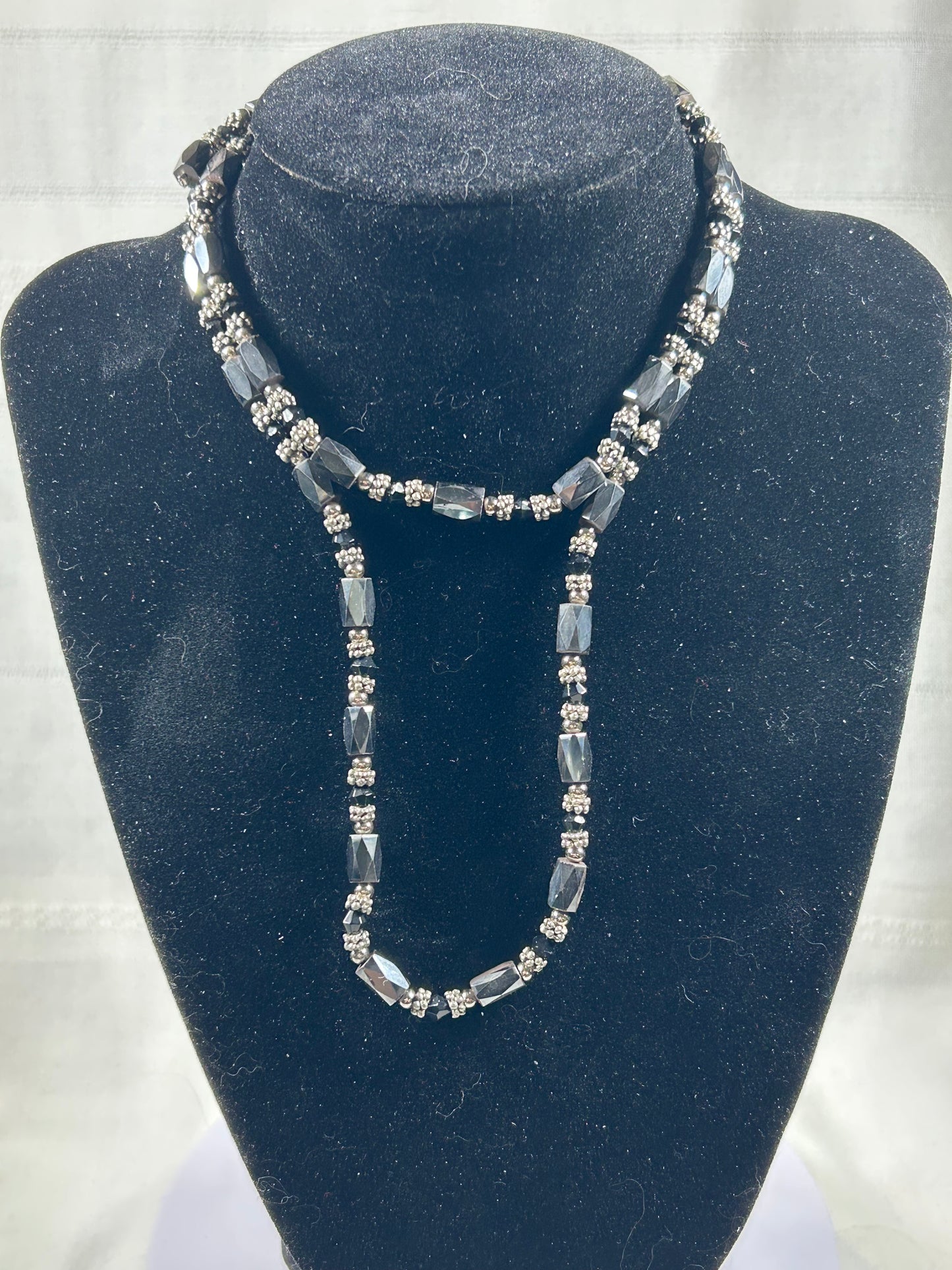 (#1346) - Magnetic Necklace - Black - New